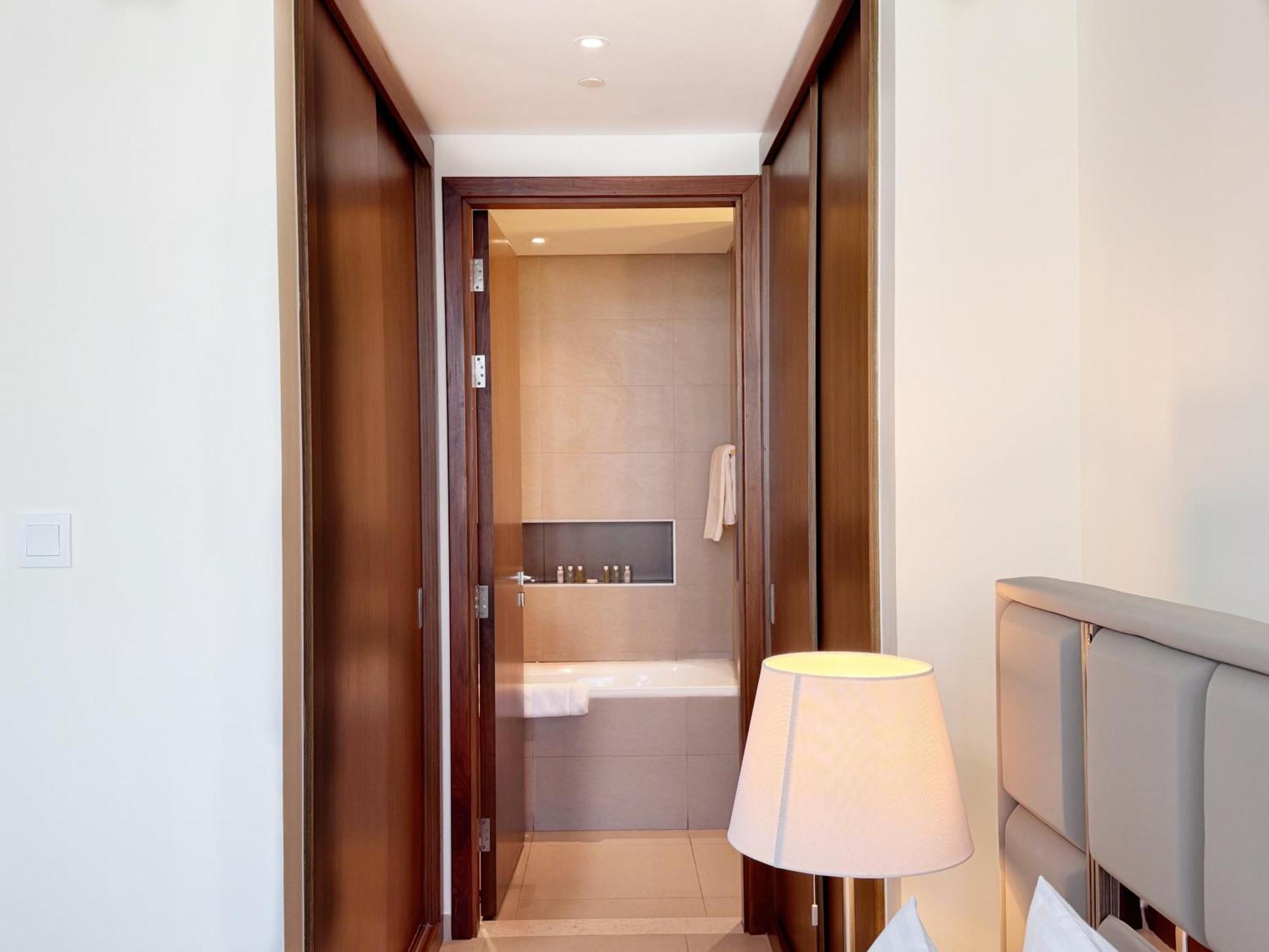 Spacious And Vibrant 1br In Boulevard Heights Apartment Dubai