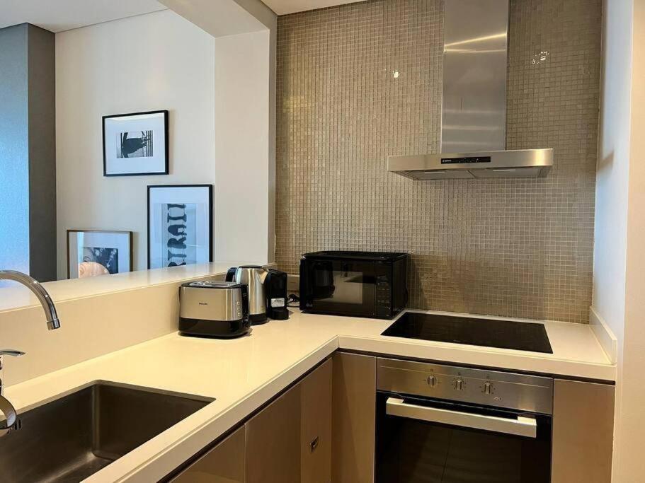 Paramount Towers - Elegant Apartment *