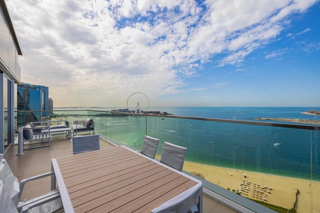 Private Beach - 4br - 8 Sleep - Pool - 180 Grades Sea & Ain View - Huge Balcony - Parking - Prime Location Dubai
