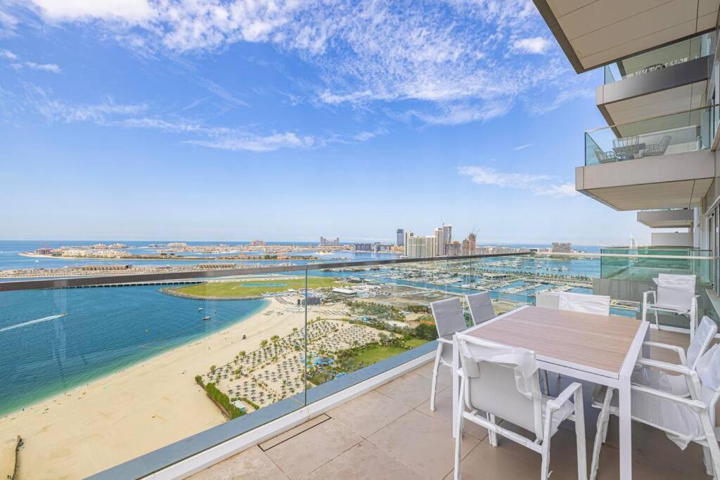 Private Beach - 4br - 8 Sleep - Pool - 180 Grades Sea & Ain View - Huge Balcony - Parking - Prime Location Apartment *