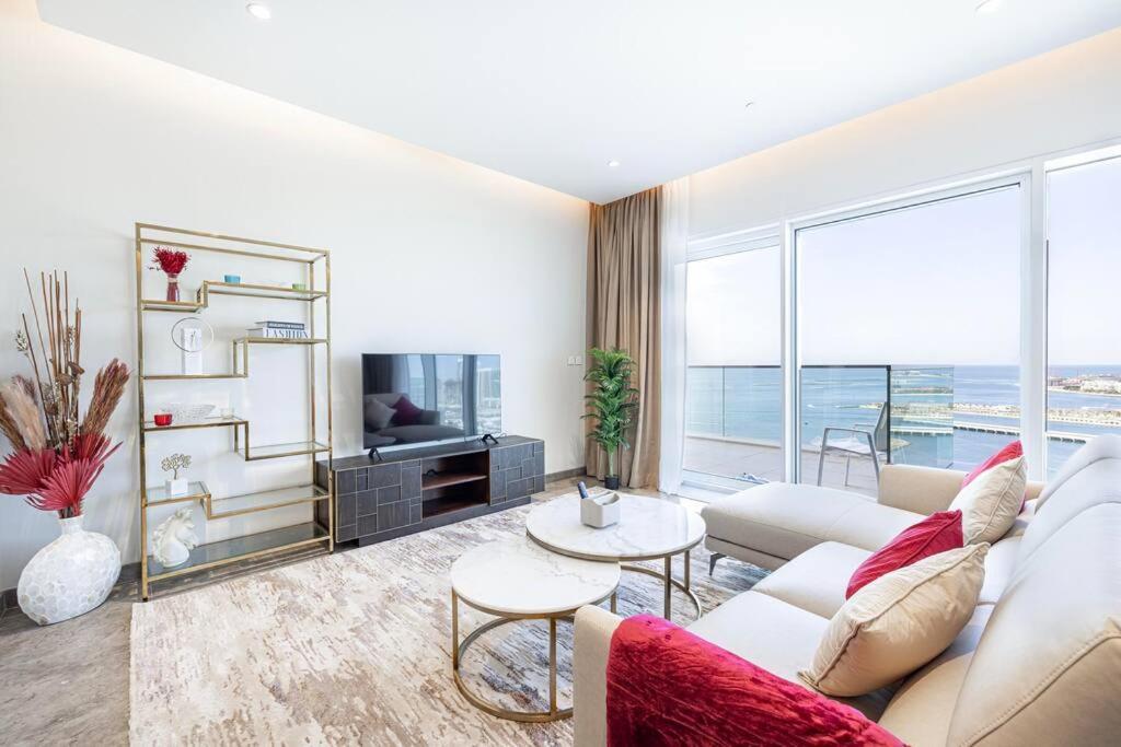 Private Beach - 4br - 8 Sleep - Pool - 180 Grades Sea & Ain View - Huge Balcony - Parking - Prime Location * Dubai