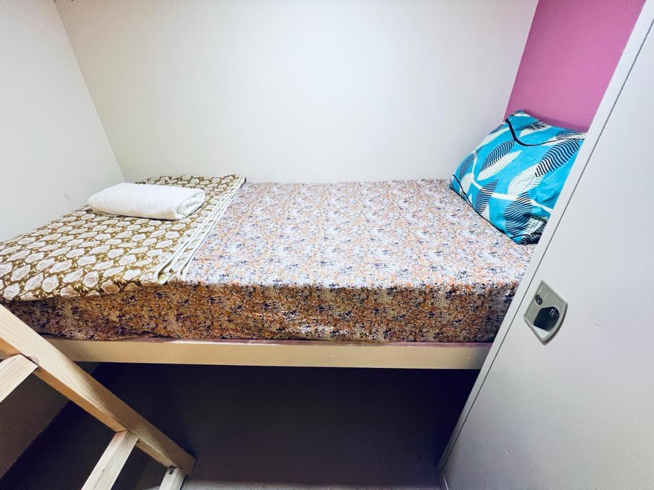 Moon Backpackers Burjman Exit 2, Family Partitions, Loft Partitions, Homestay Dubai