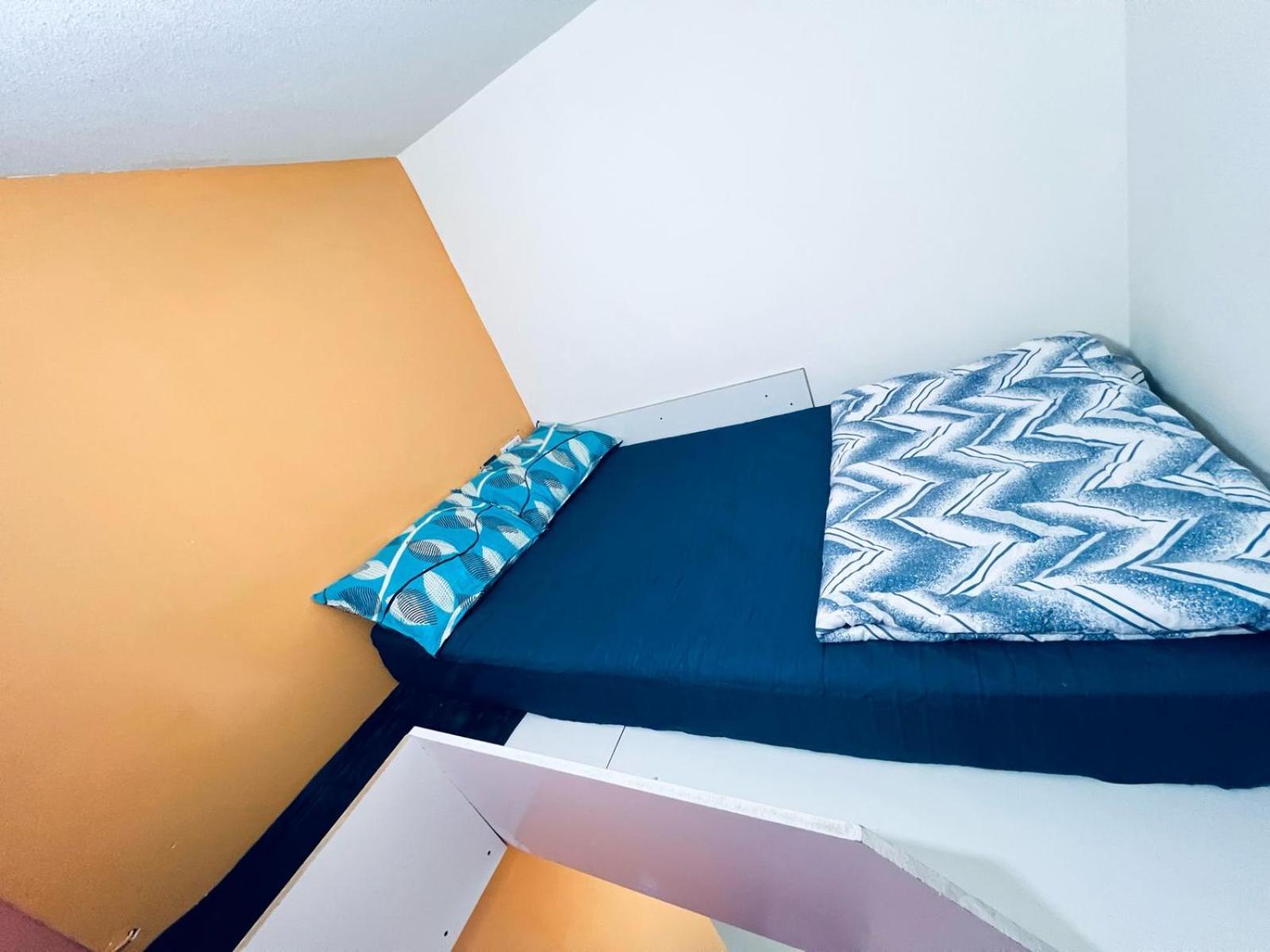 Homestay Moon Backpackers Burjman Exit 2, Family Partitions, Loft Partitions,