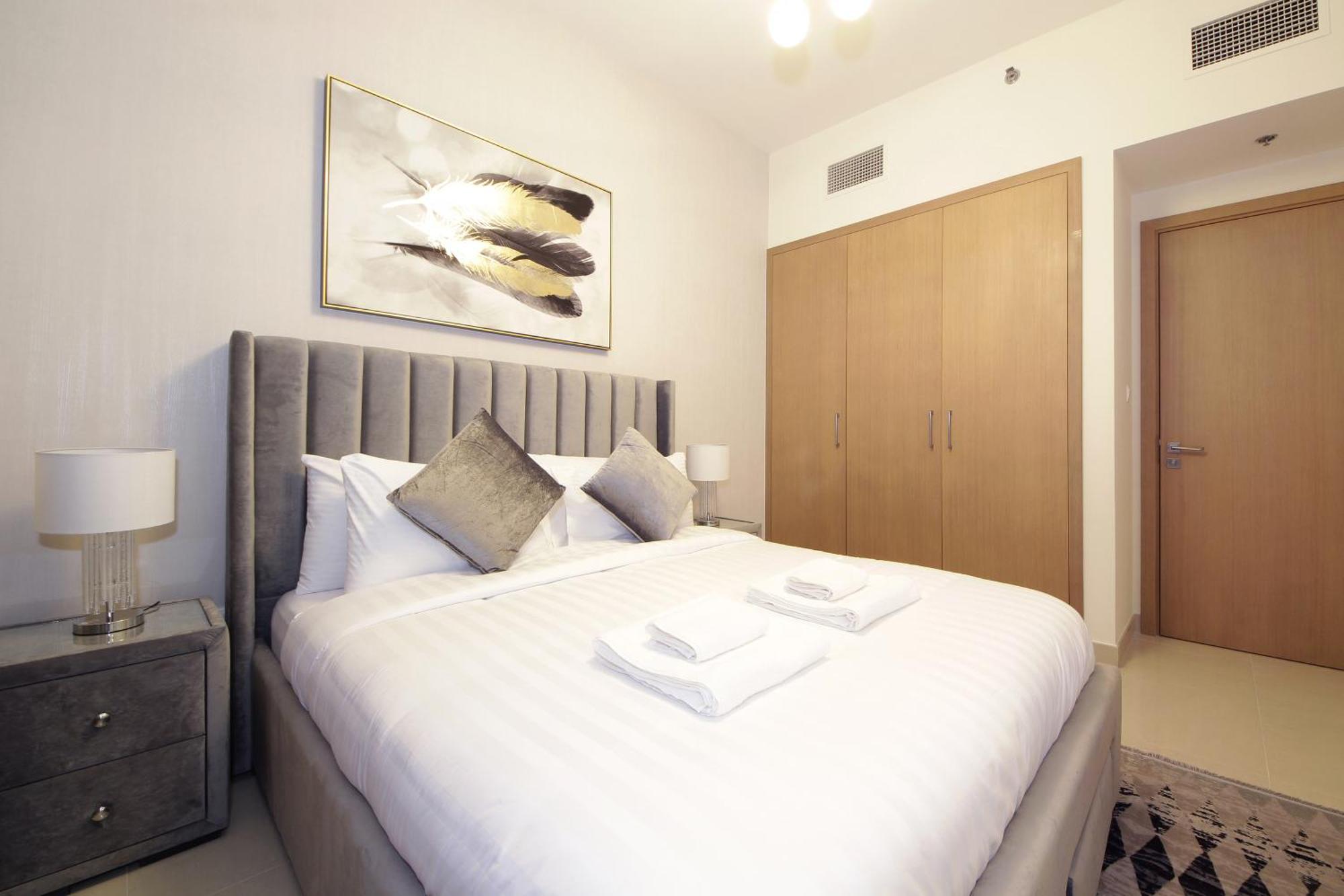 Elegant Waterfront 1bhk In Creek Harbour Apartment Dubai