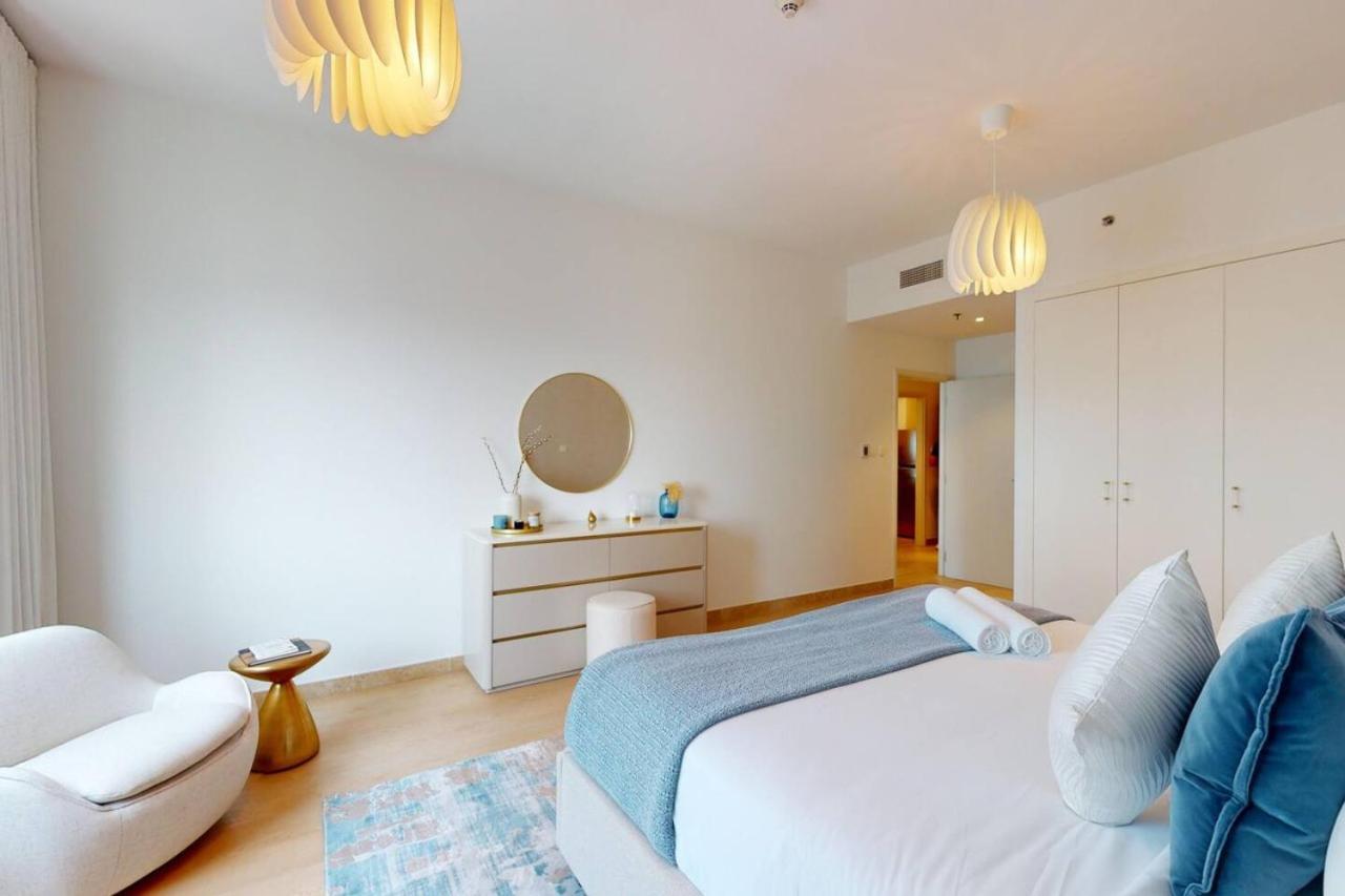 Mag 218 Tower - Elegant One Bedroom Apartment Dubai