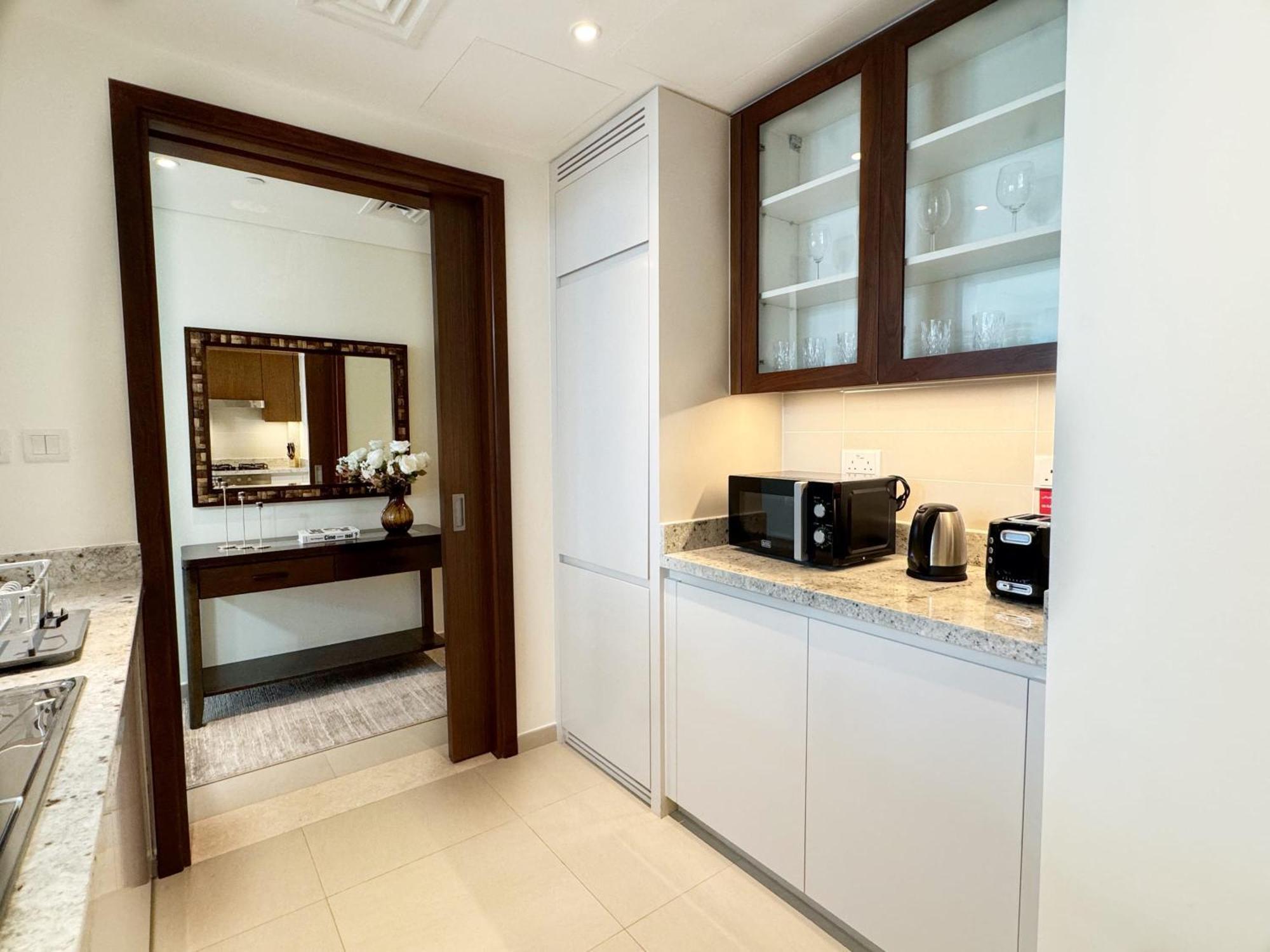 Spacious And Vibrant 1br In Boulevard Heights * Dubai