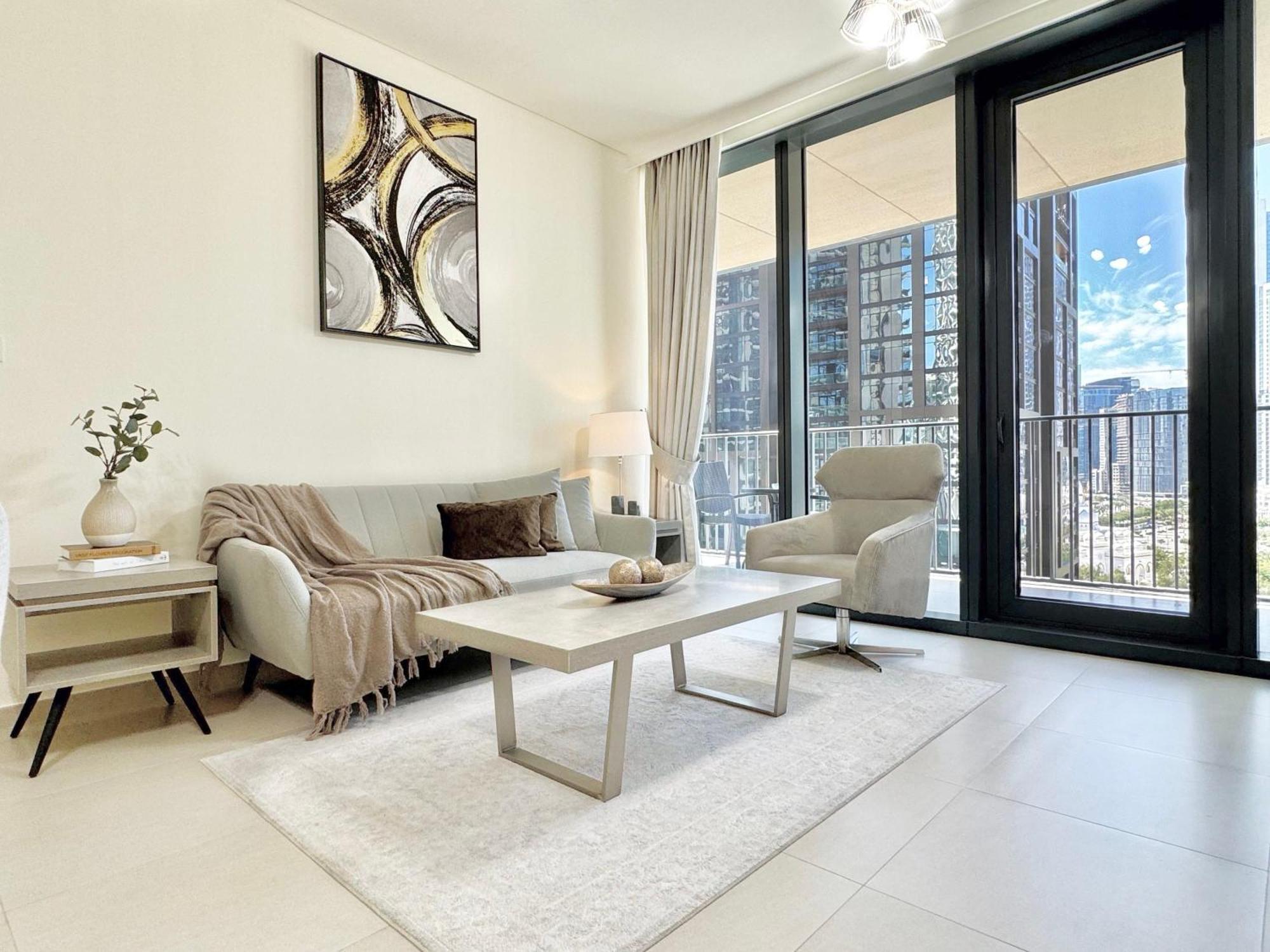 Spacious And Vibrant 1br In Boulevard Heights