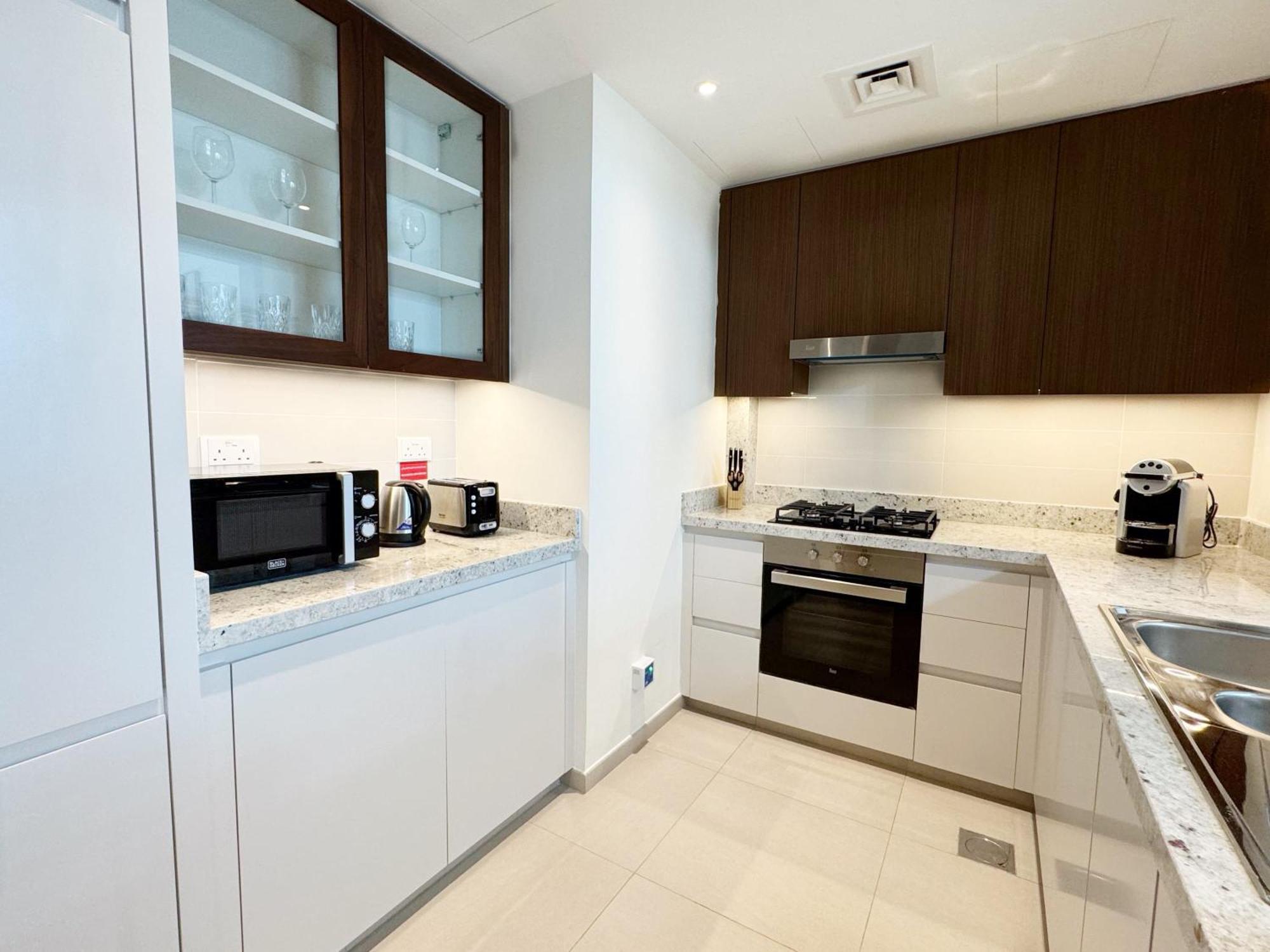 Spacious And Vibrant 1br In Boulevard Heights *