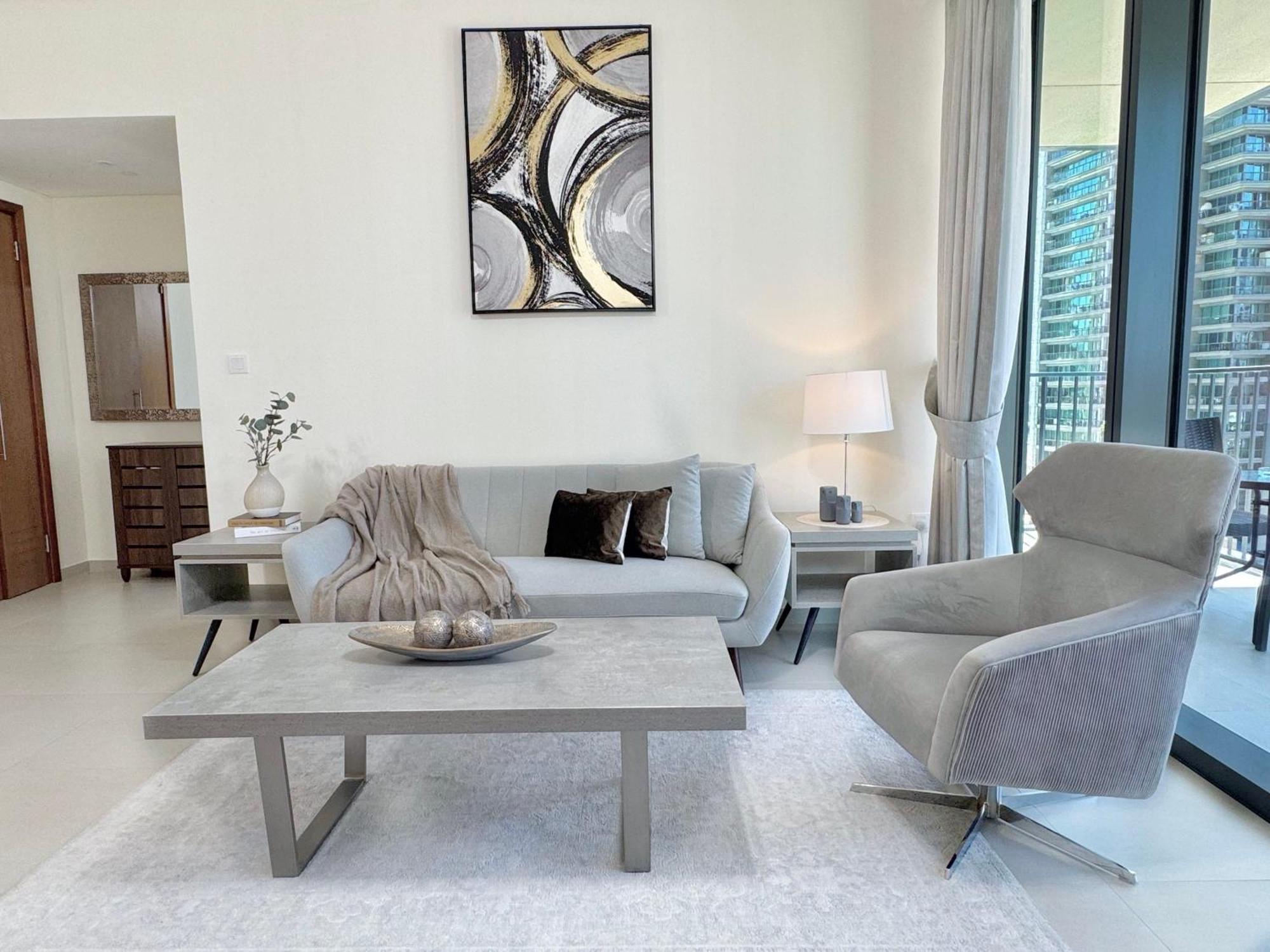 Apartment Spacious And Vibrant 1br In Boulevard Heights *