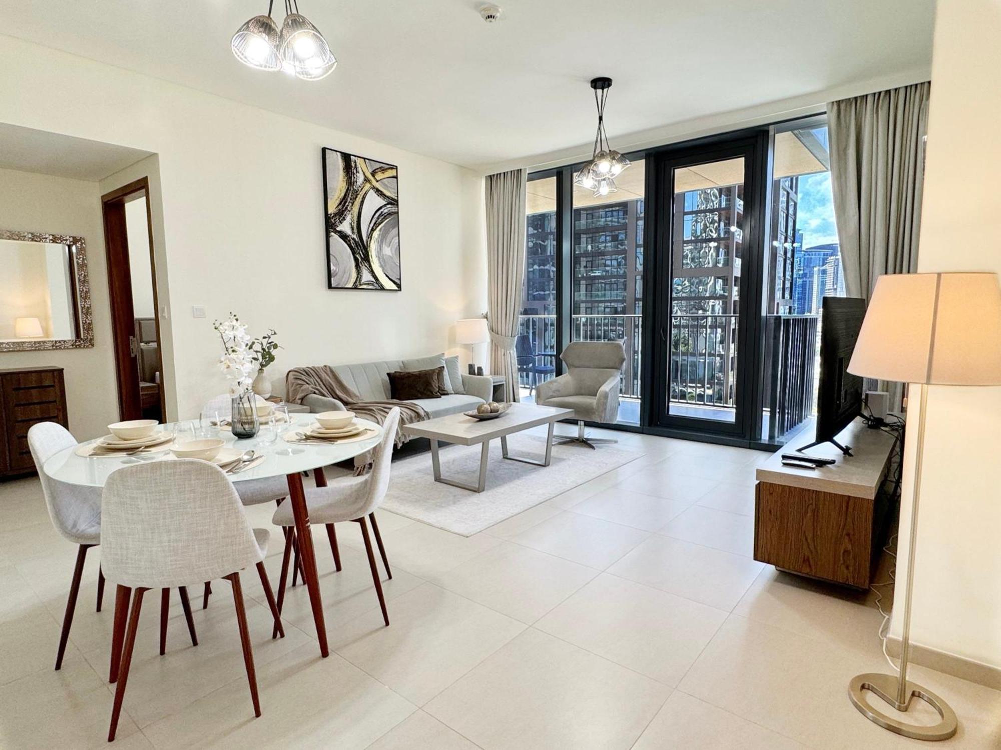 Spacious And Vibrant 1br In Boulevard Heights