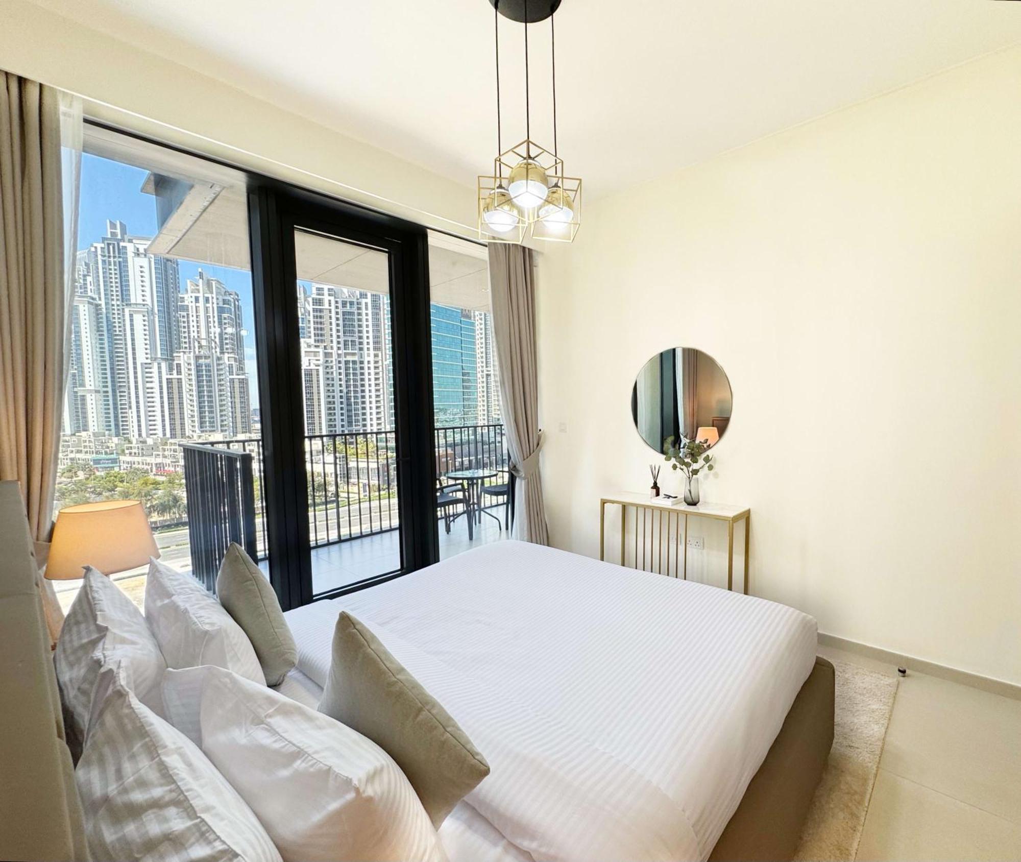 Spacious And Vibrant 1br In Boulevard Heights Apartment