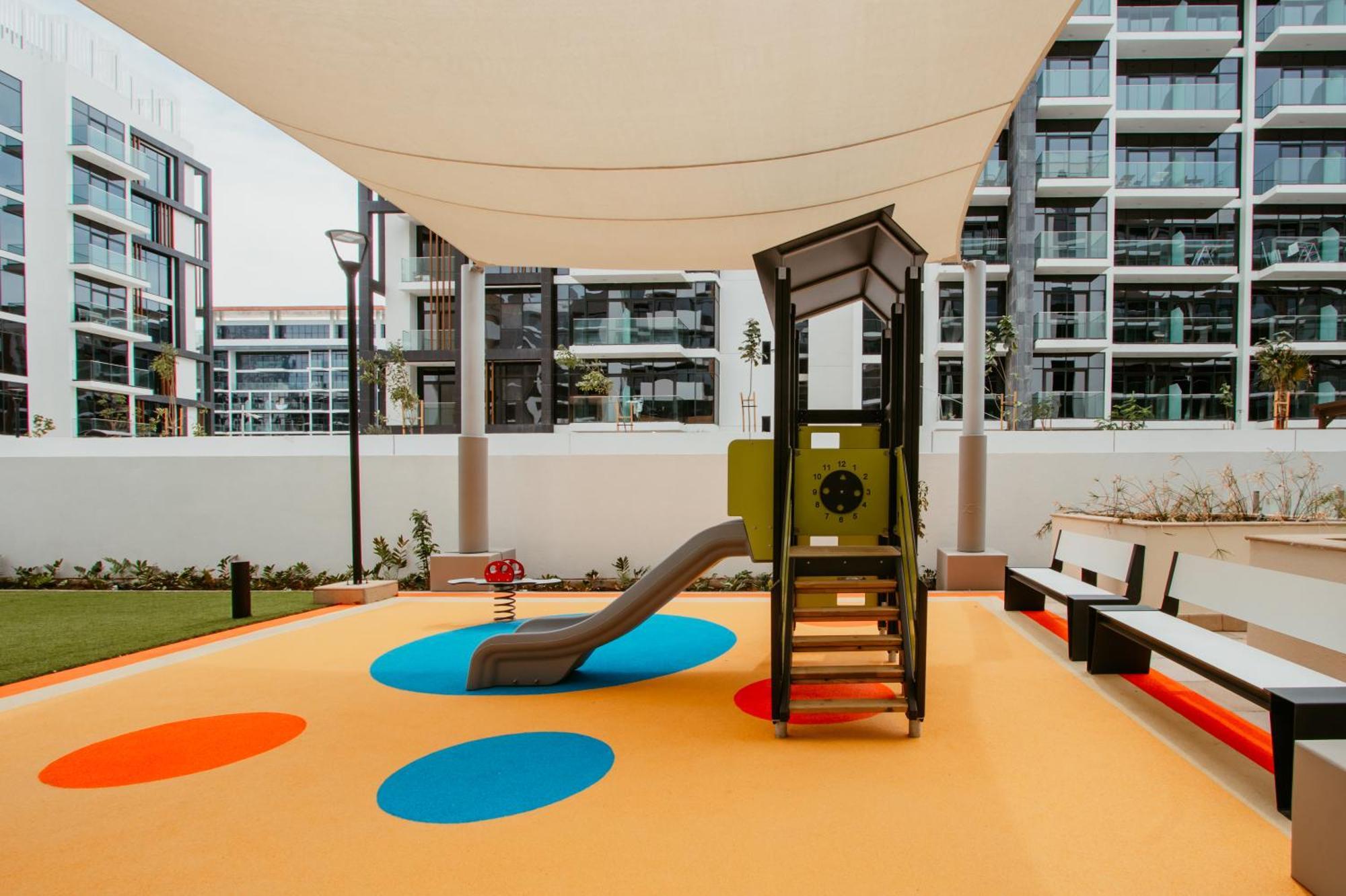 Modern Oasis: Spacious Near Downtown Dubai