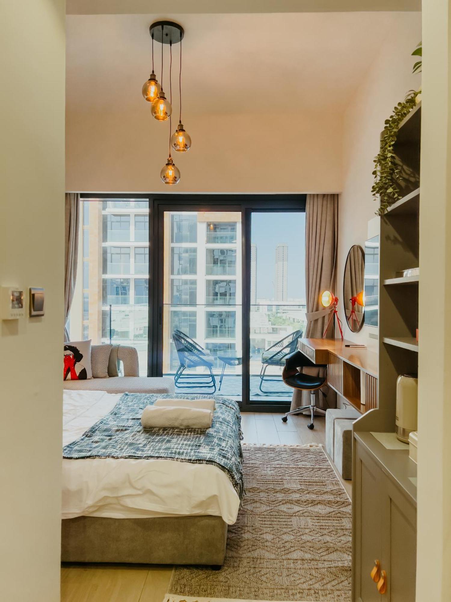 Apartment Modern Oasis: Spacious Near Downtown Dubai
