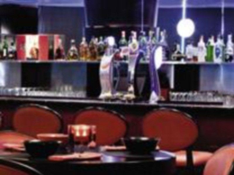 Hotel Avani Deira 5*