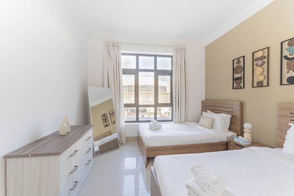 Apartment Traditional 2 Bedroom With Fountain View Dubai