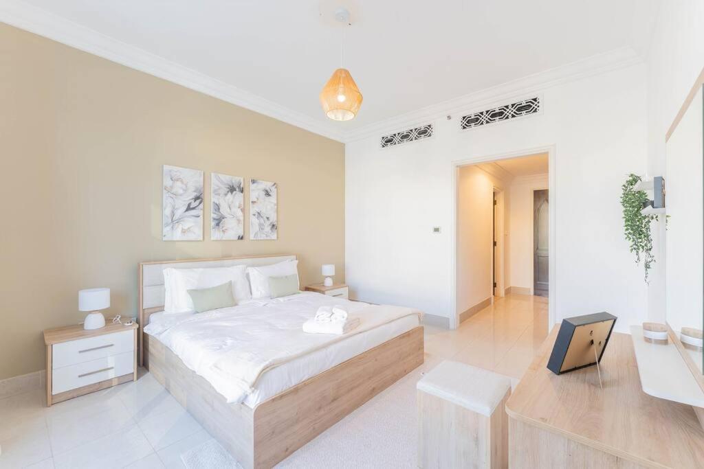 Apartment Traditional 2 Bedroom With Fountain View Dubai