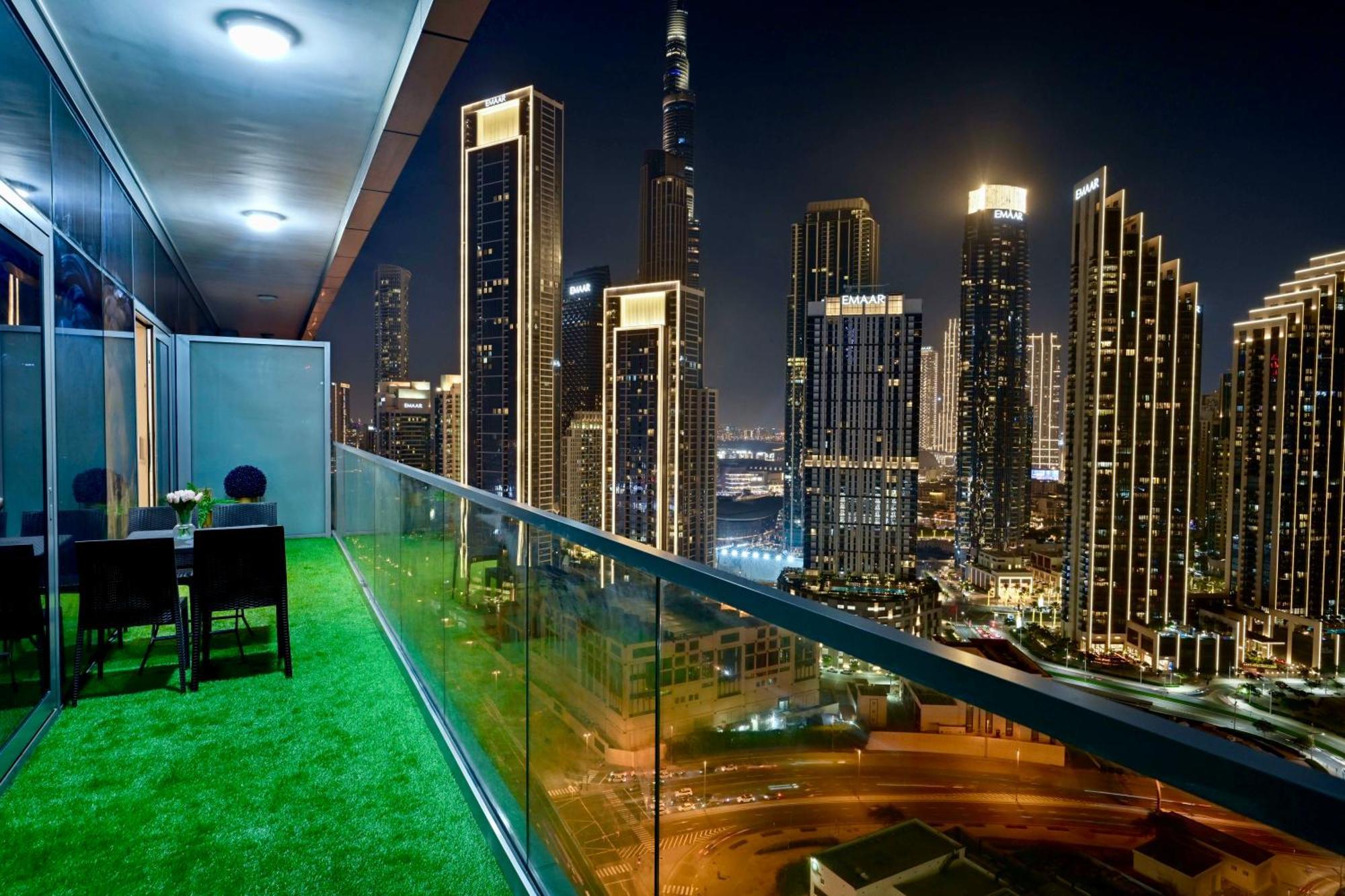 Burj Khalifa Views 2br With Infinity Pool Downtown Apartment *