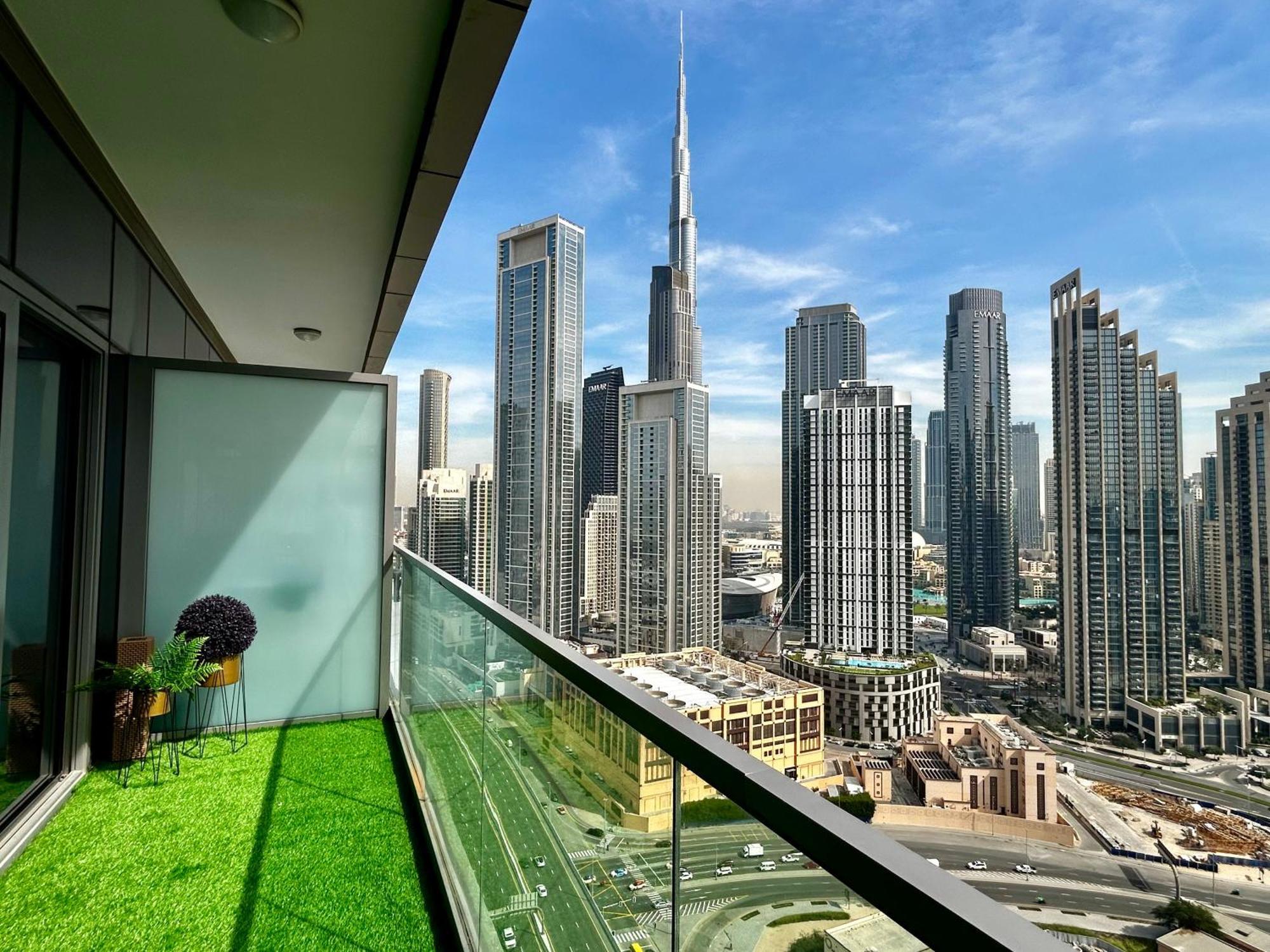 Burj Khalifa Views 2br With Infinity Pool Downtown Apartment Dubai