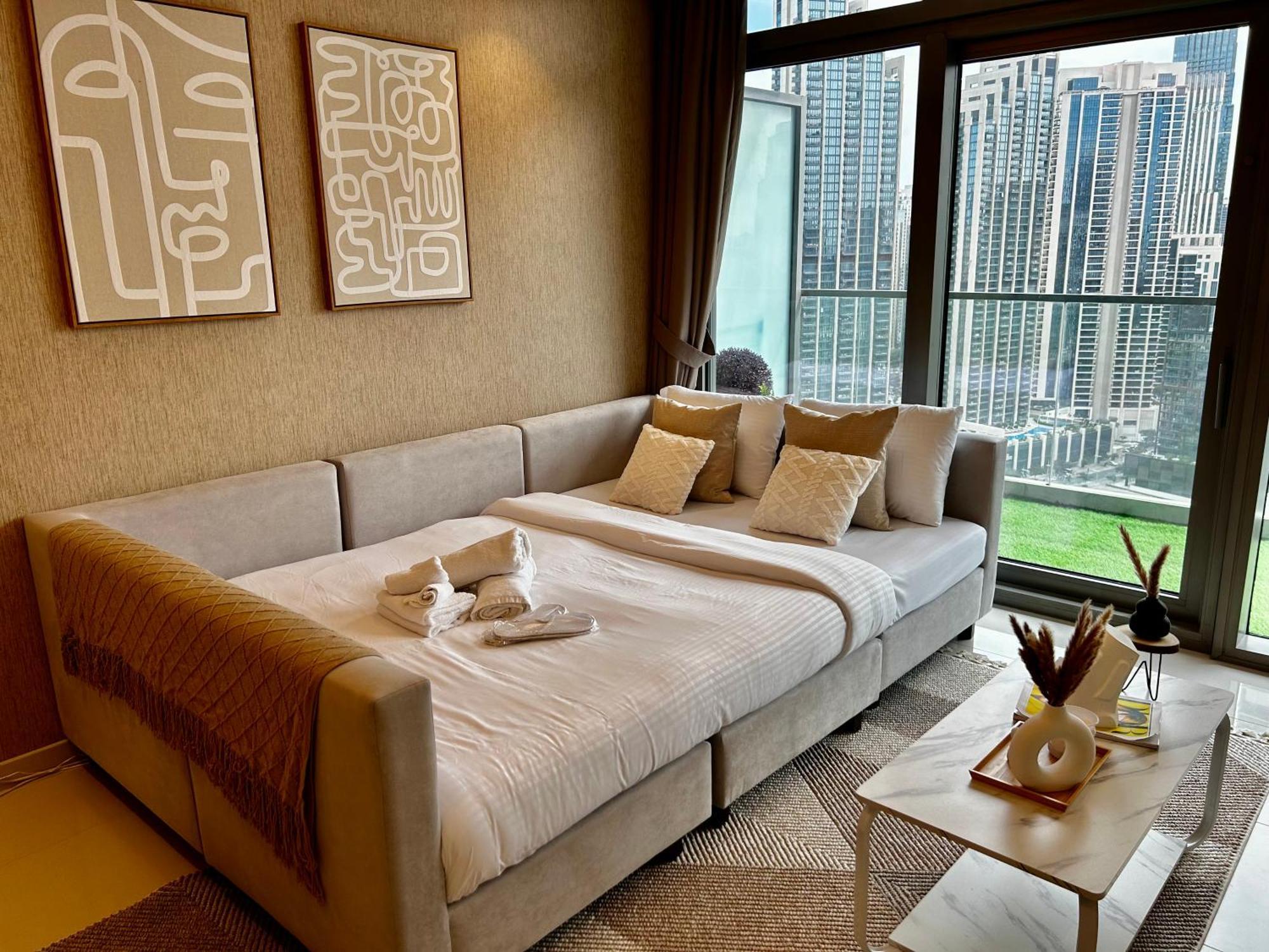 Burj Khalifa Views 2br With Infinity Pool Downtown Dubai