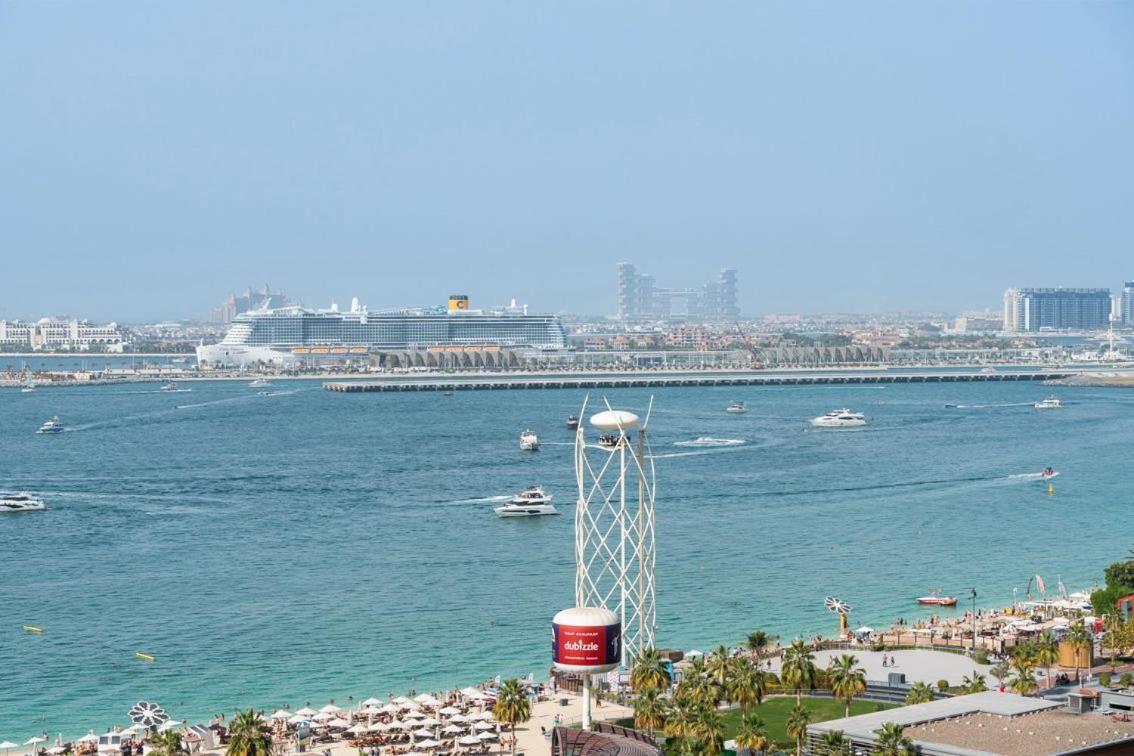 Stunning 4-bed Seaside - Your Perfect Ocean View Retreat! Apartment Dubai