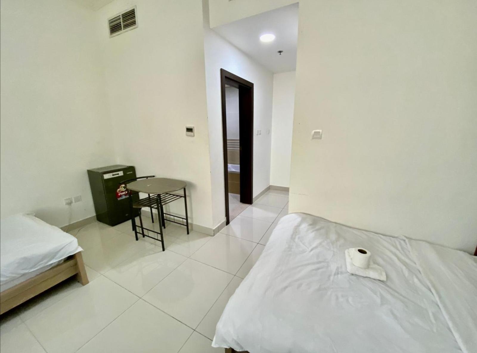Cozy And Small Partitions For Men Guests In Apartment *