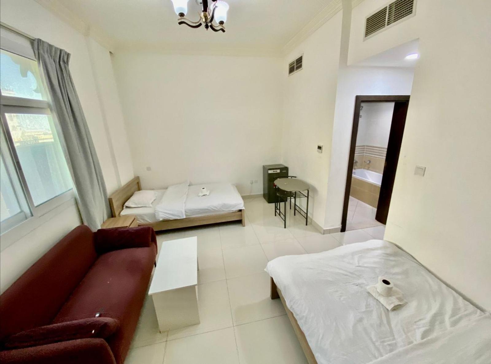 Cozy And Small Partitions For Men Guests In Apartment *
