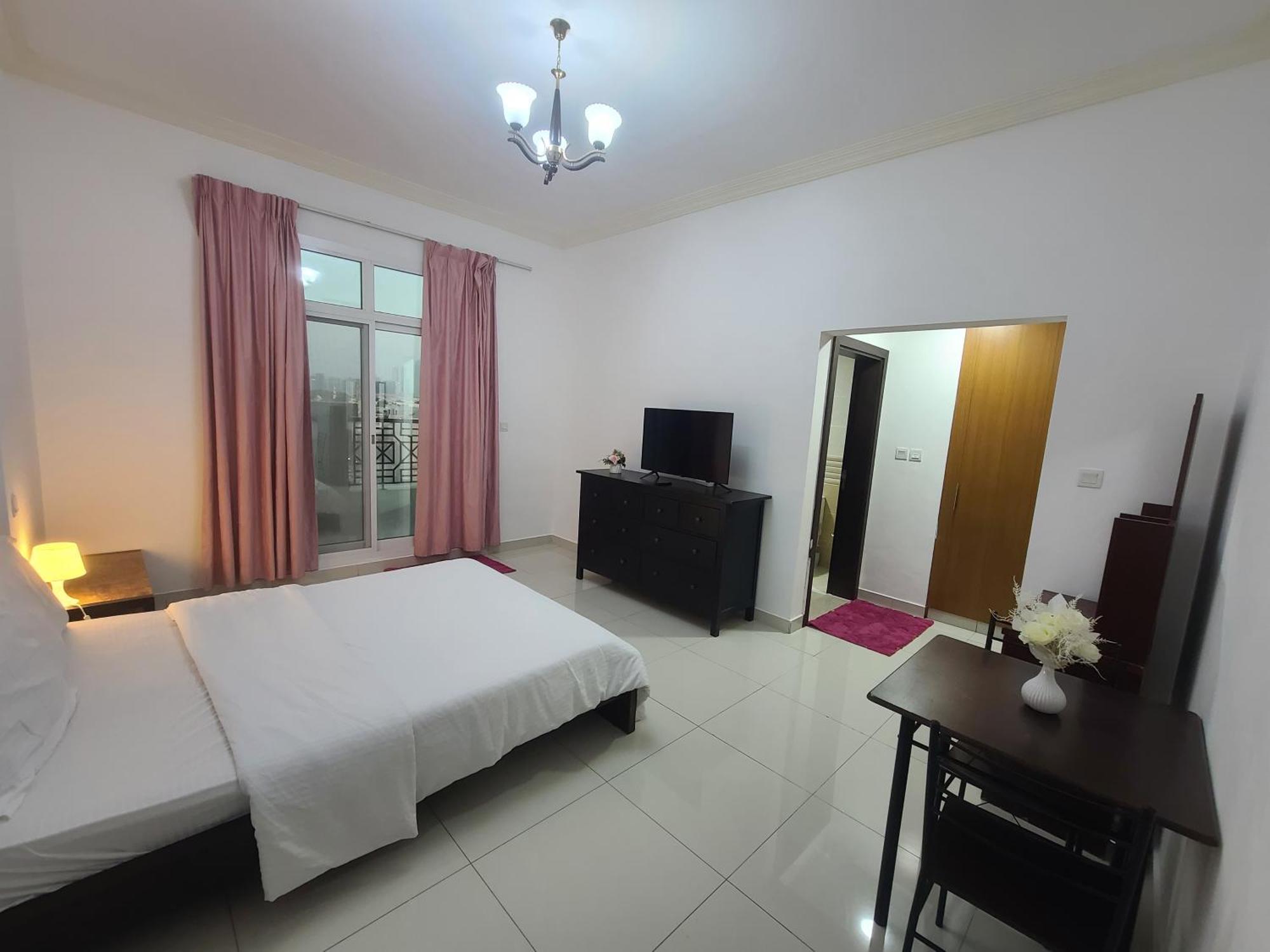 Cozy And Small Partitions For Men Guests In Dubai