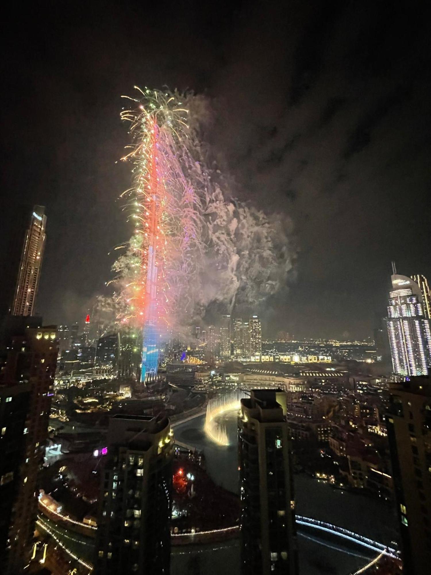 Apartment Prestige Living 2br With Full Burj Khalifa And Fountain View By *