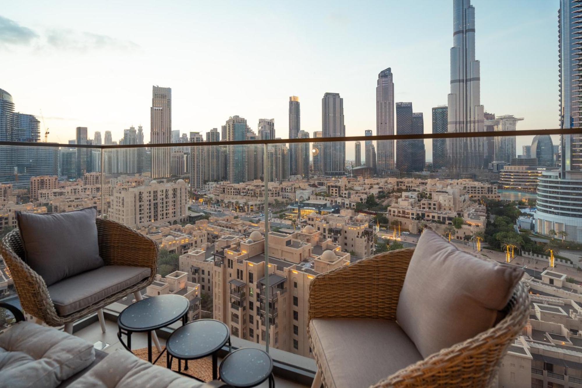 Apartment Prime Retreats @ Burj Royale By Emaar Dubai