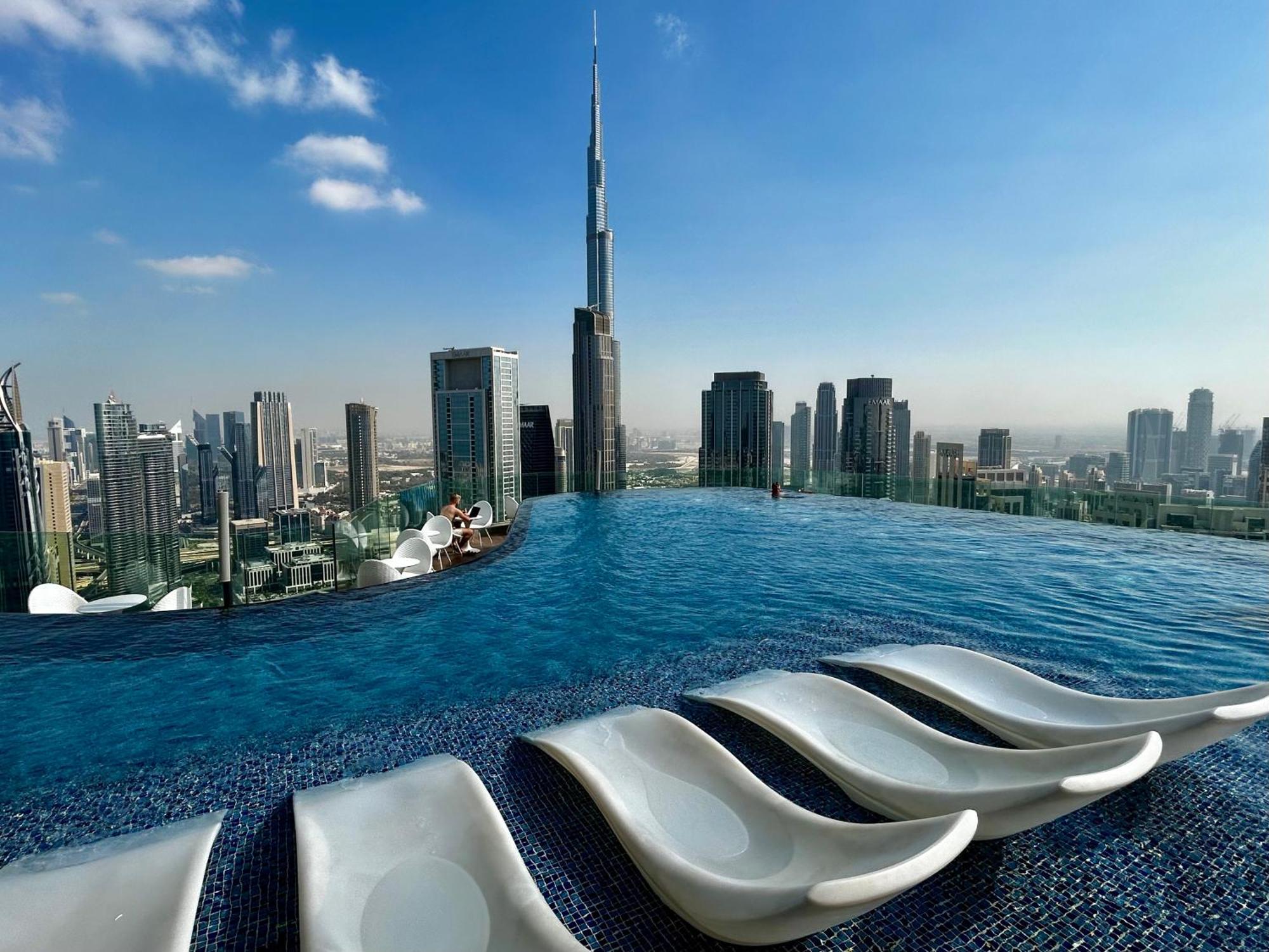 Burj Khalifa Views 2br With Infinity Pool Downtown Dubai