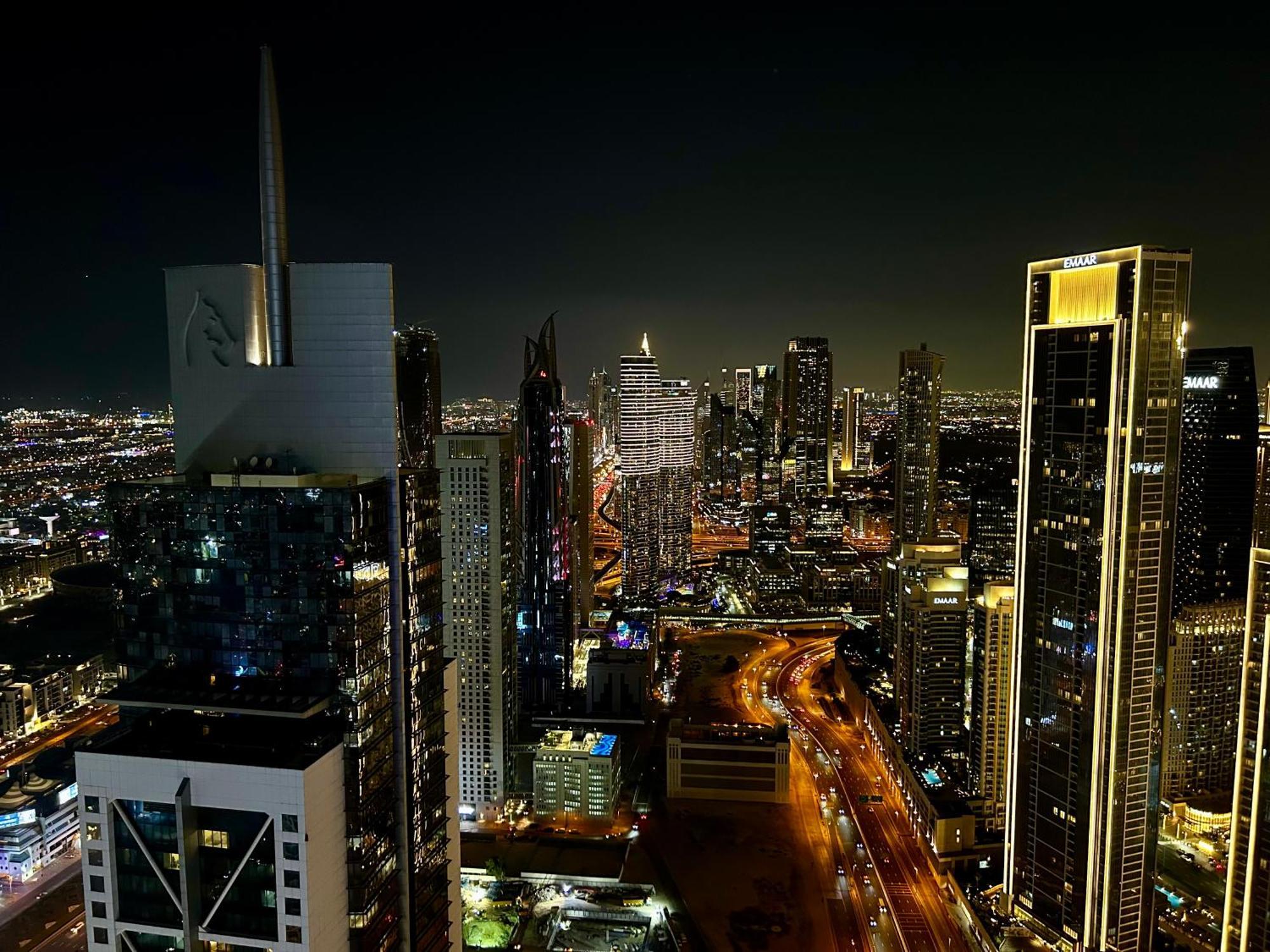 Burj Khalifa Views 2br With Infinity Pool Downtown Apartment
