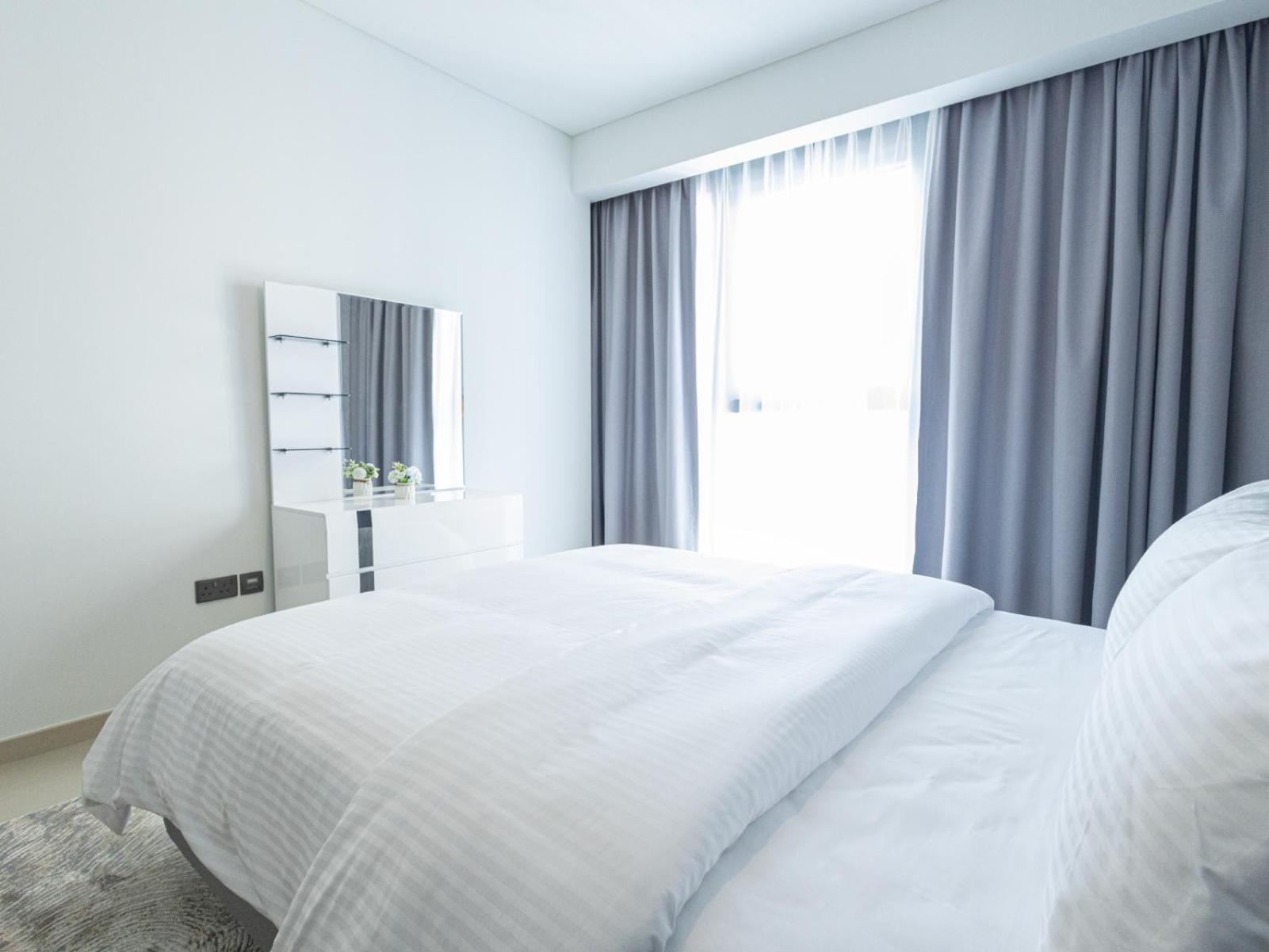 Mh- Act Tower - Downtown 1bhk-ref4102 Apartment Dubai
