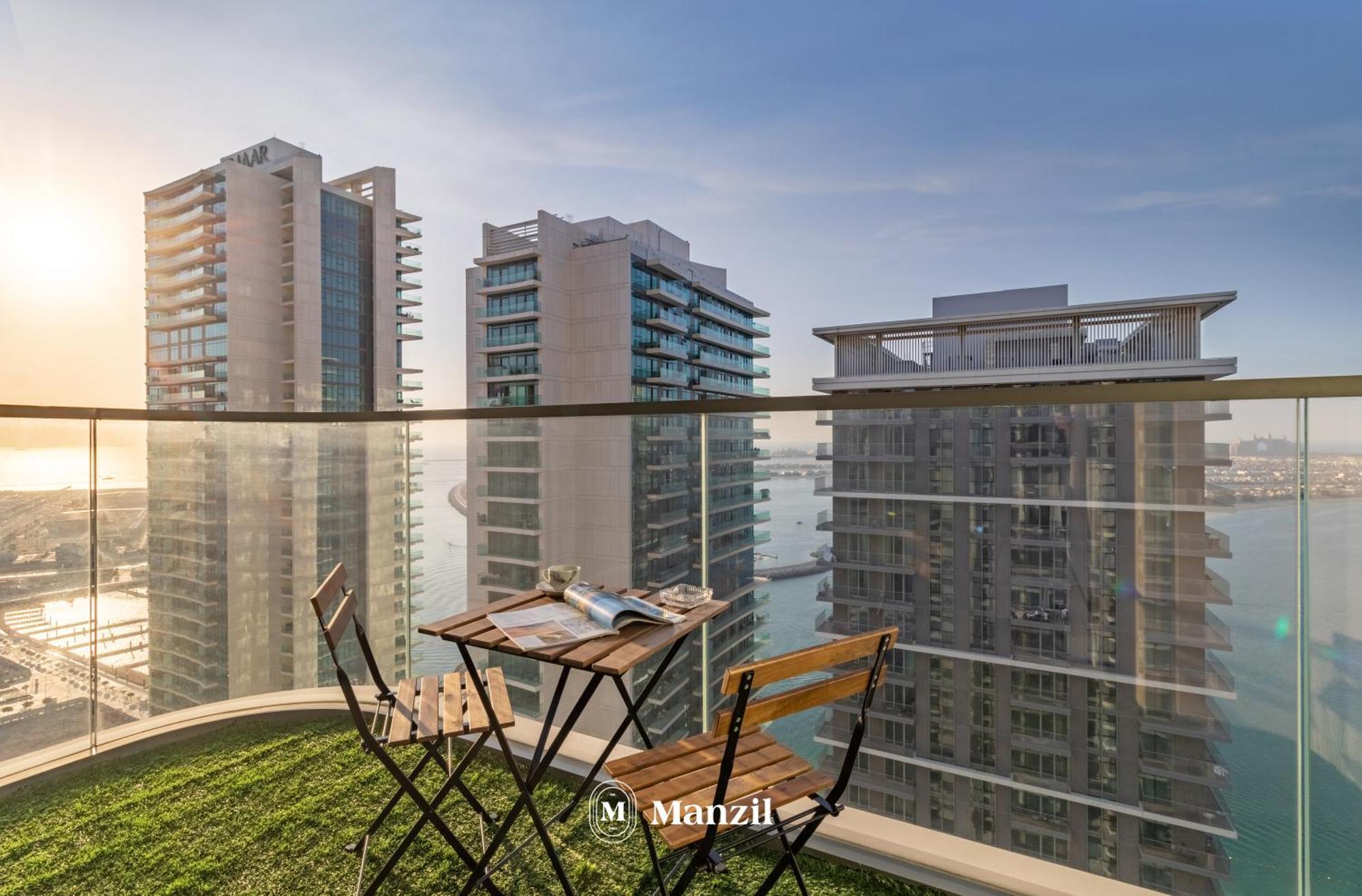 Manzil - 1br In Emaar Beachfront With Private & Marina Access