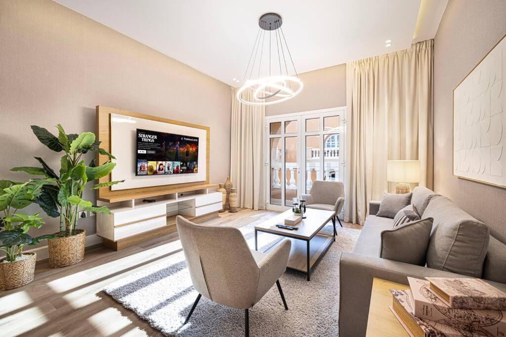 Prime Jvc Retreat 1-bed In Summer Season Community Apartment *
