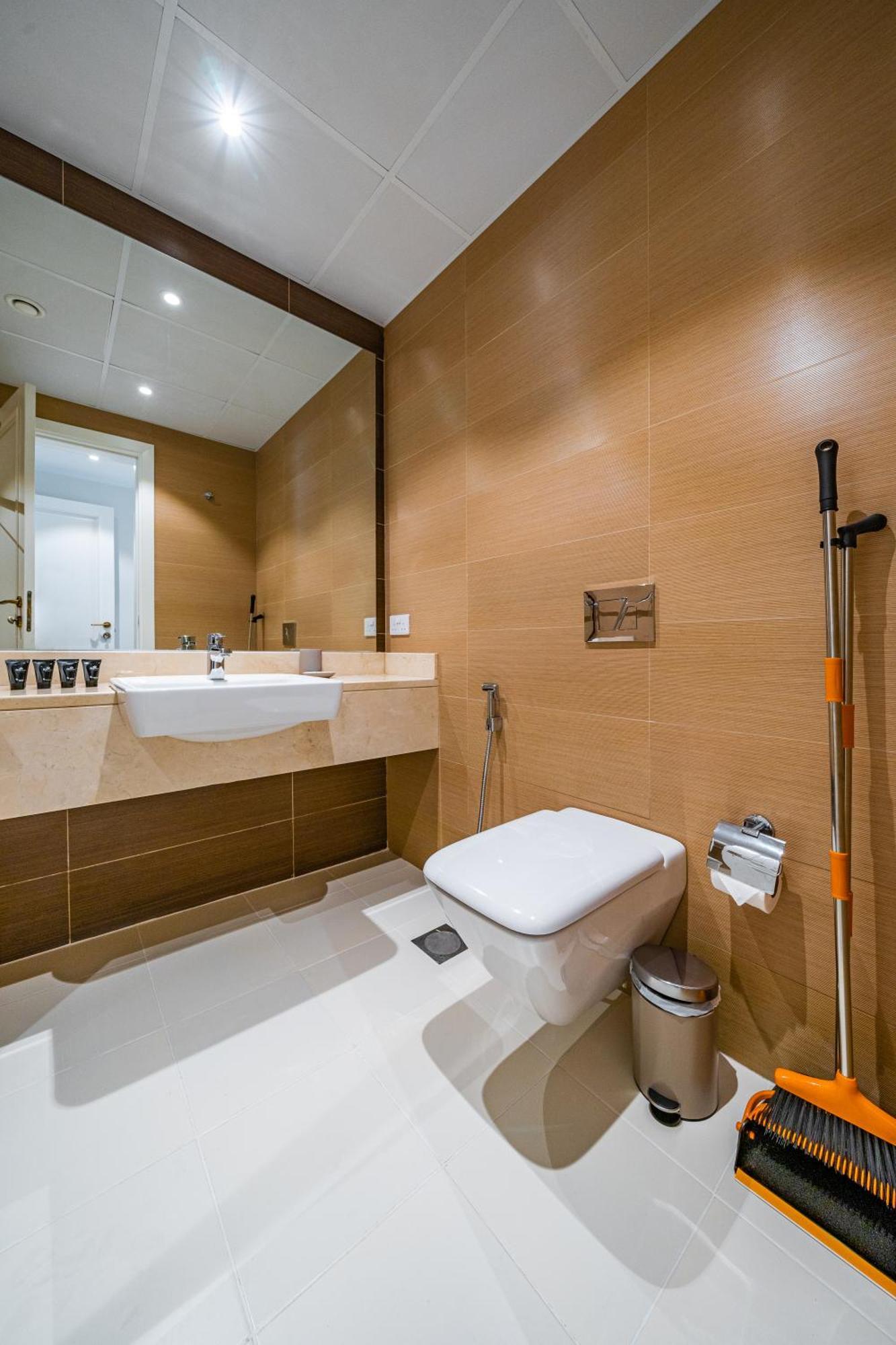 Luxe 1br In Sparkle Towers - 2 Balconies And Marina Views Apartment Dubai