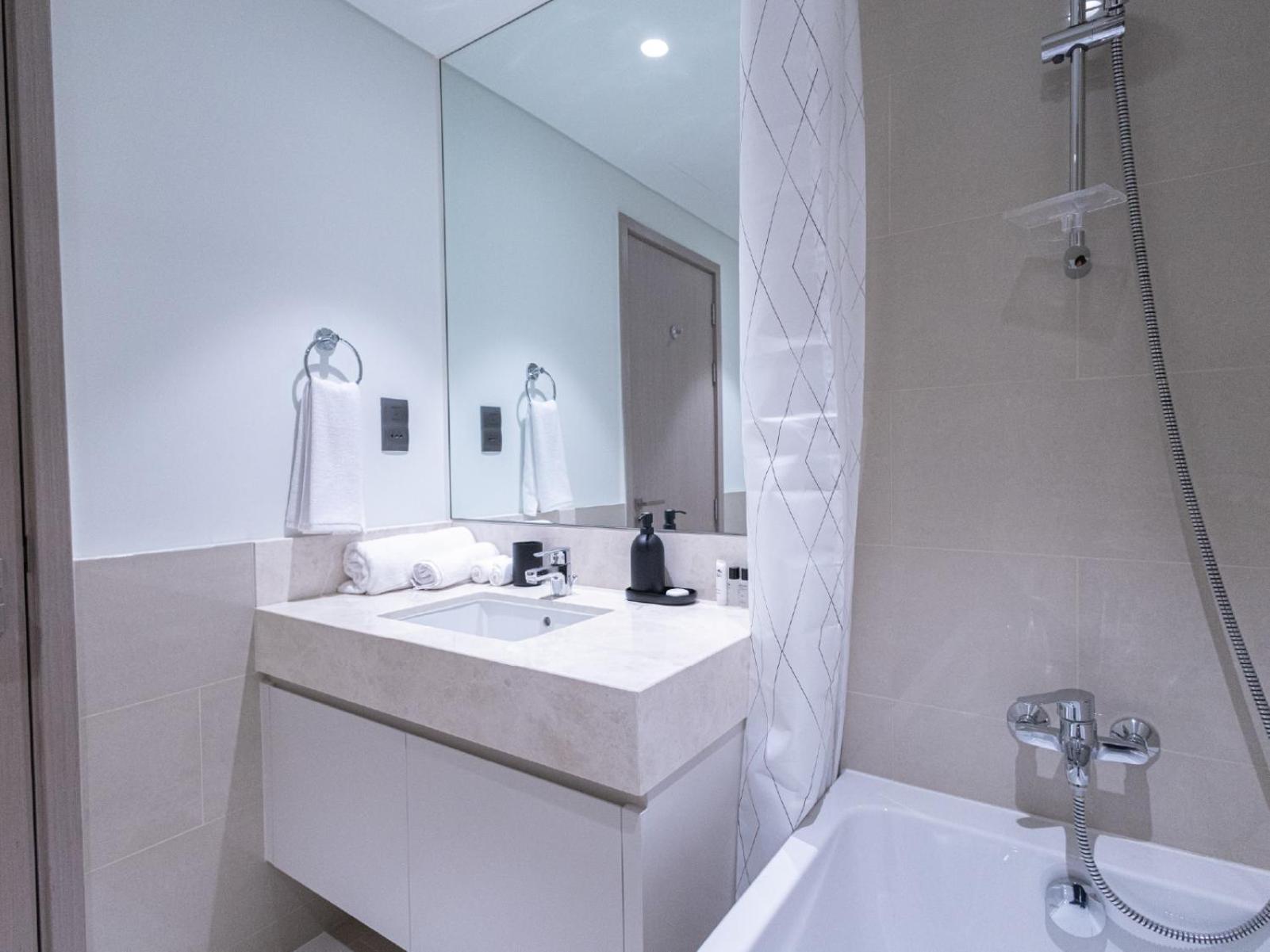 Apartment Mh- Act Tower - Downtown -1bedroom -ref4002 Dubai