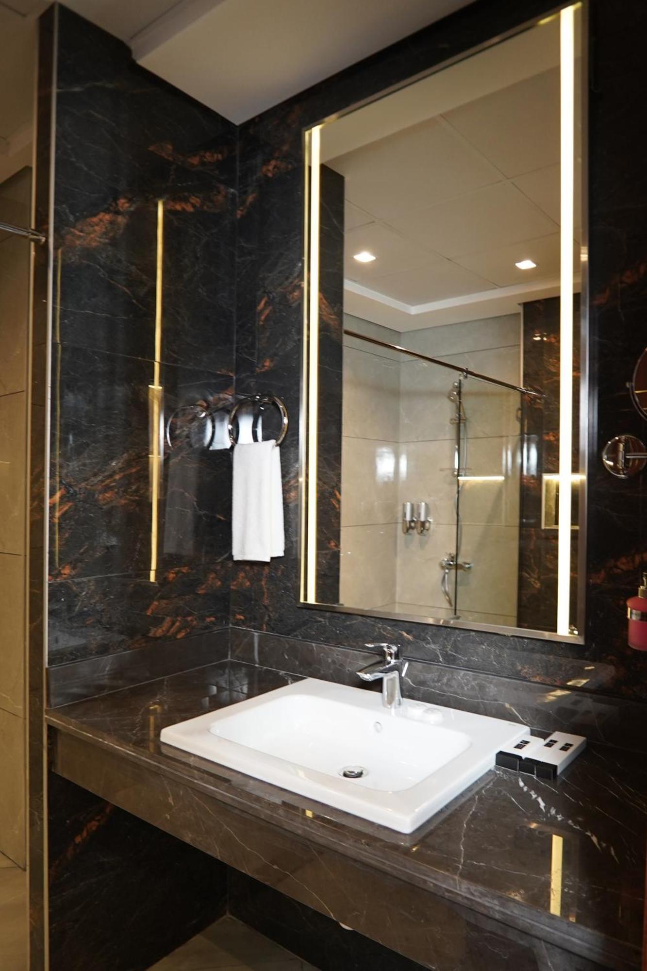 Concorde Creek View Bur Hotel 4*