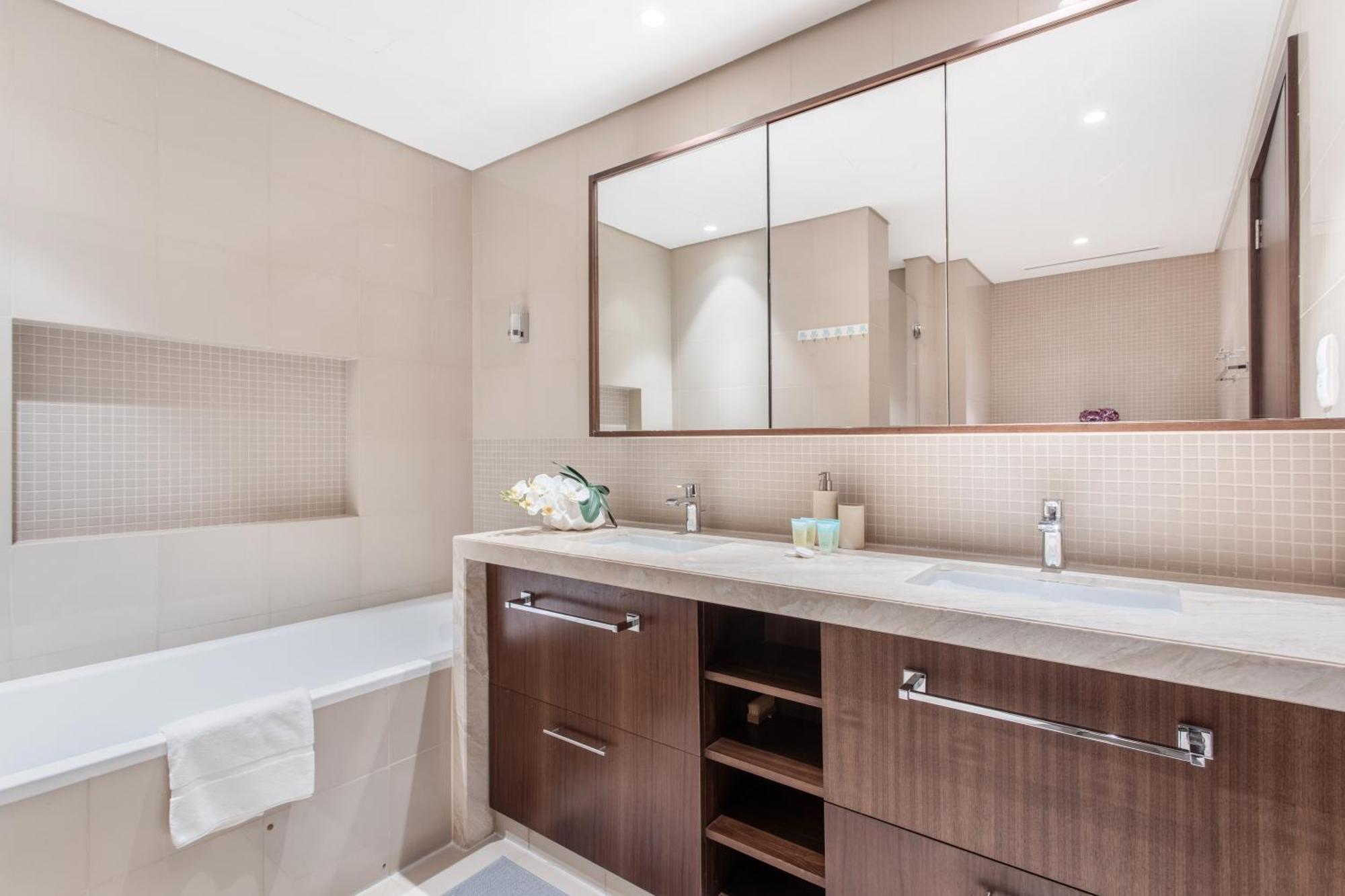 Wehost - Downtown Luxury 4br With Panoramic Views Dubai