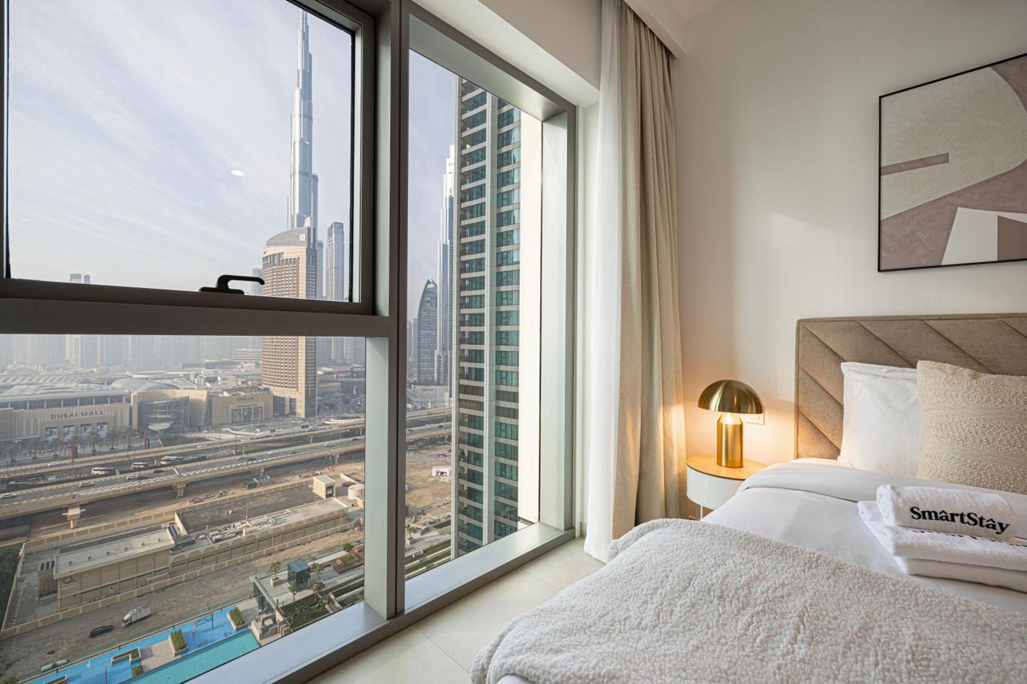 Smartstay At Downtown Views - Burj Khalifa View - Brand New Luxury Apartment *
