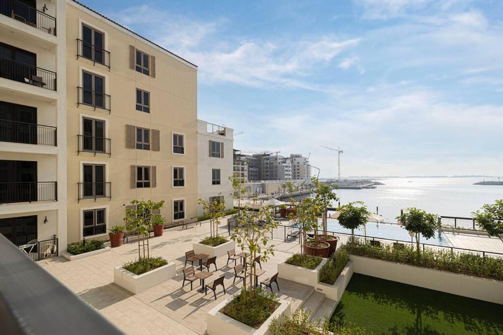 Apartment Breathtaking Sea View 1 Bedroom Suite, La Rive - La Beach,