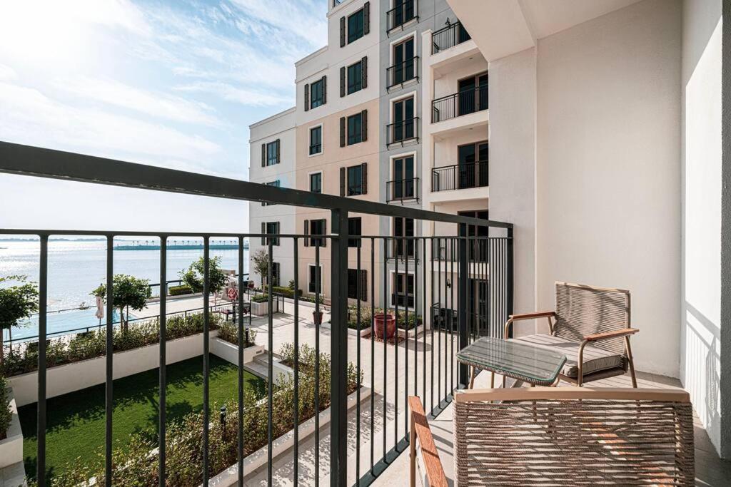 Breathtaking Sea View 1 Bedroom Suite, La Rive - La Beach, Apartment Dubai