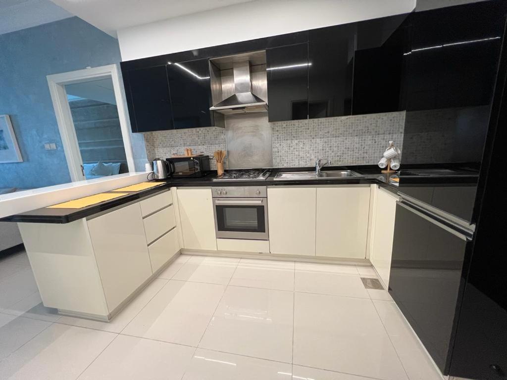 Stunning 1bedroom With Great Views In Downtown Apartment Dubai