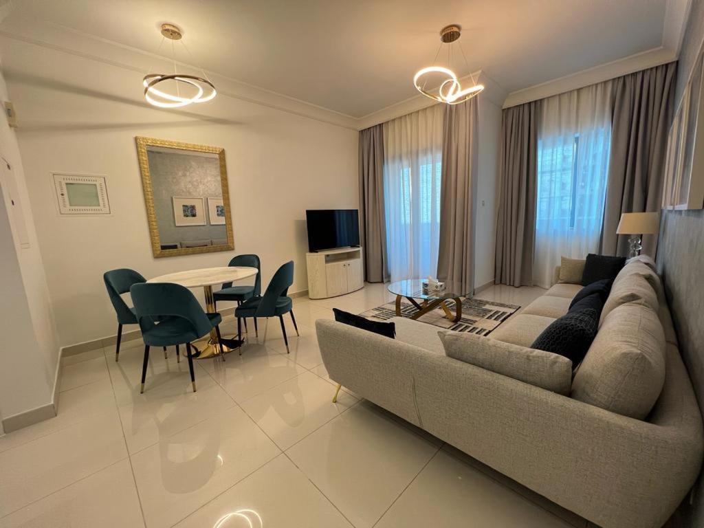 Stunning 1bedroom With Great Views In Downtown Dubai