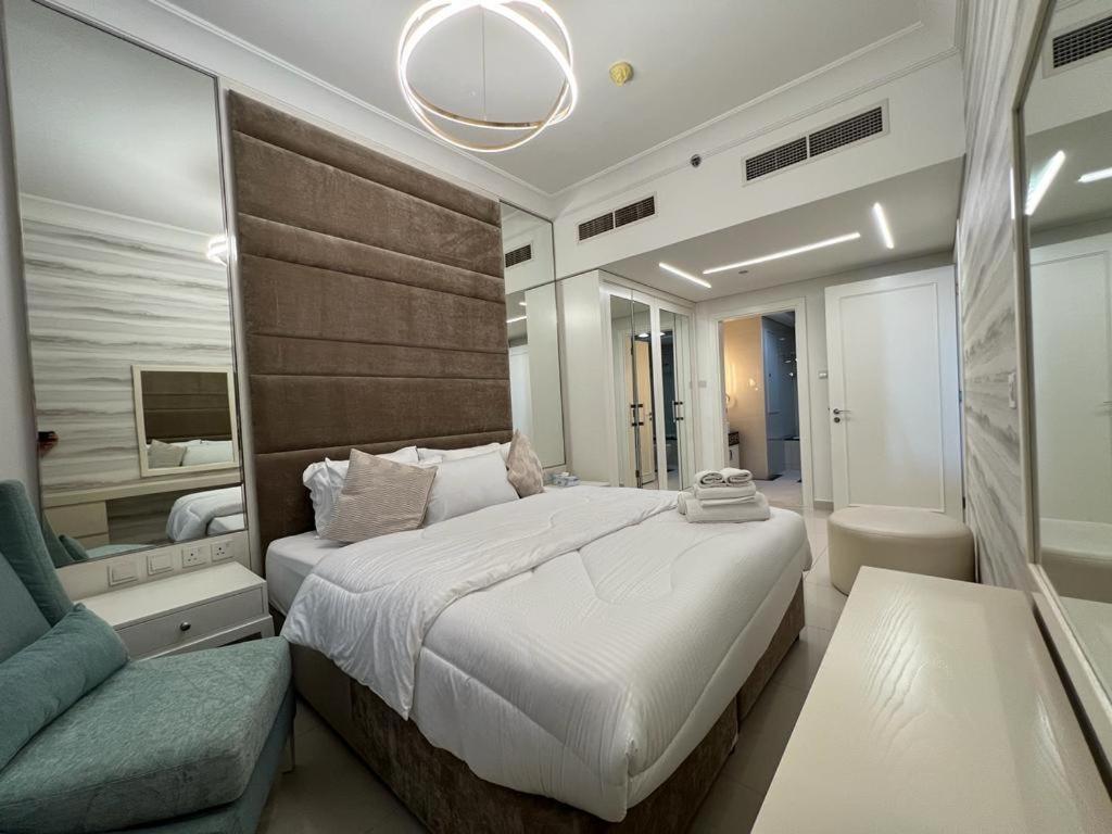 Stunning 1bedroom With Great Views In Downtown Apartment