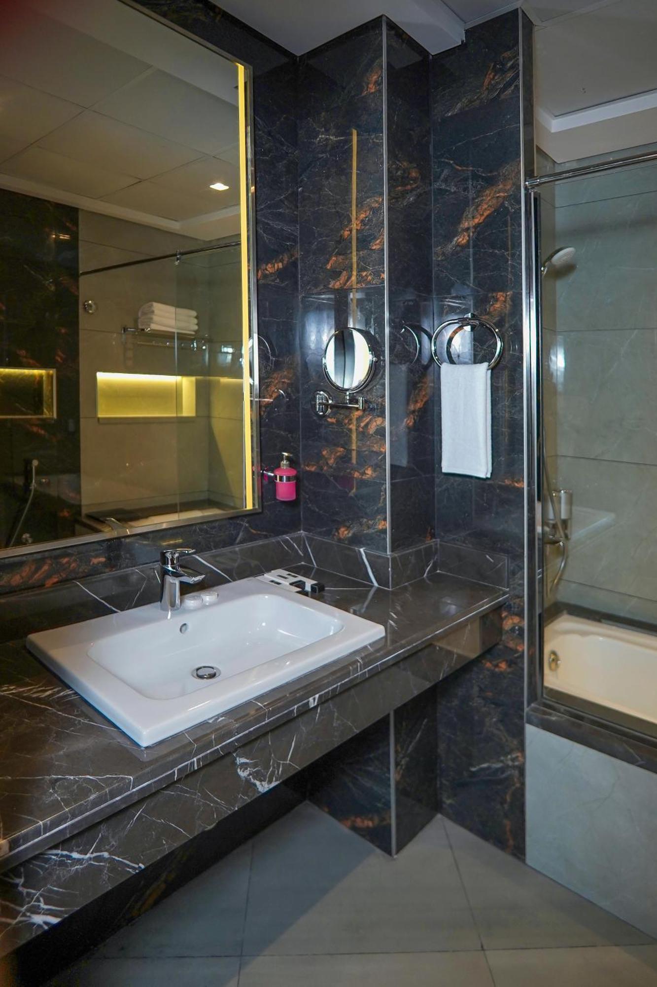 Concorde Creek View Bur Hotel Dubai