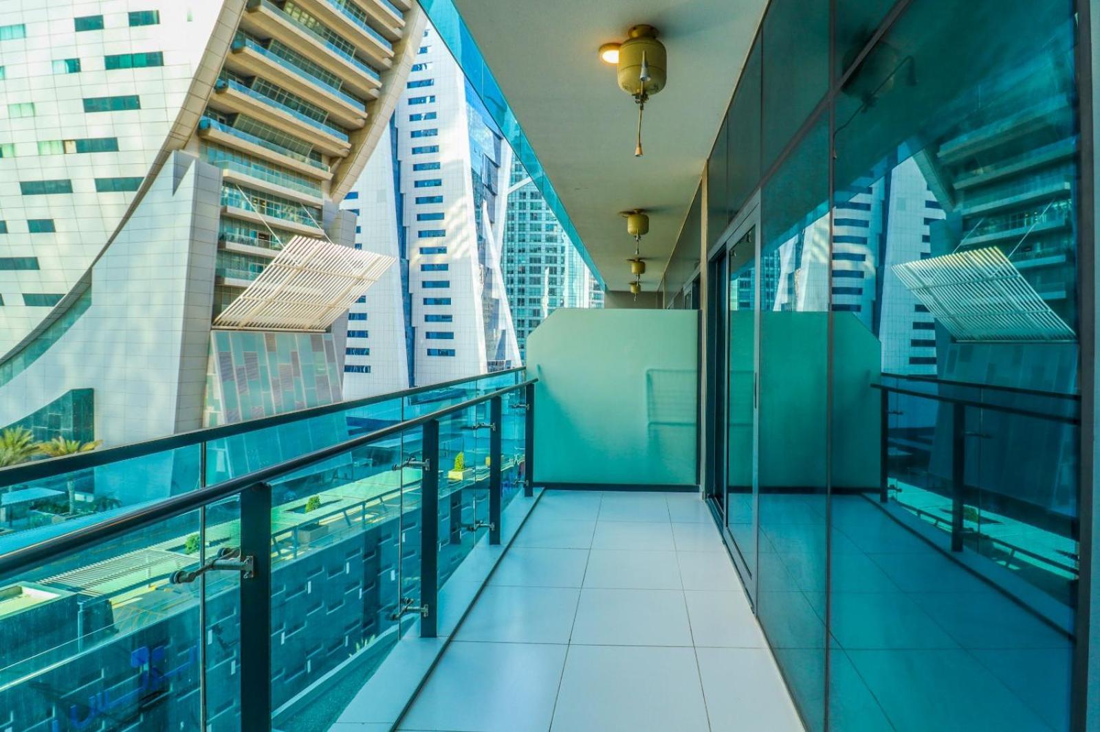 Stunning One Bedroom Near Business Bay Metro By Ezytrac Apartment Dubai