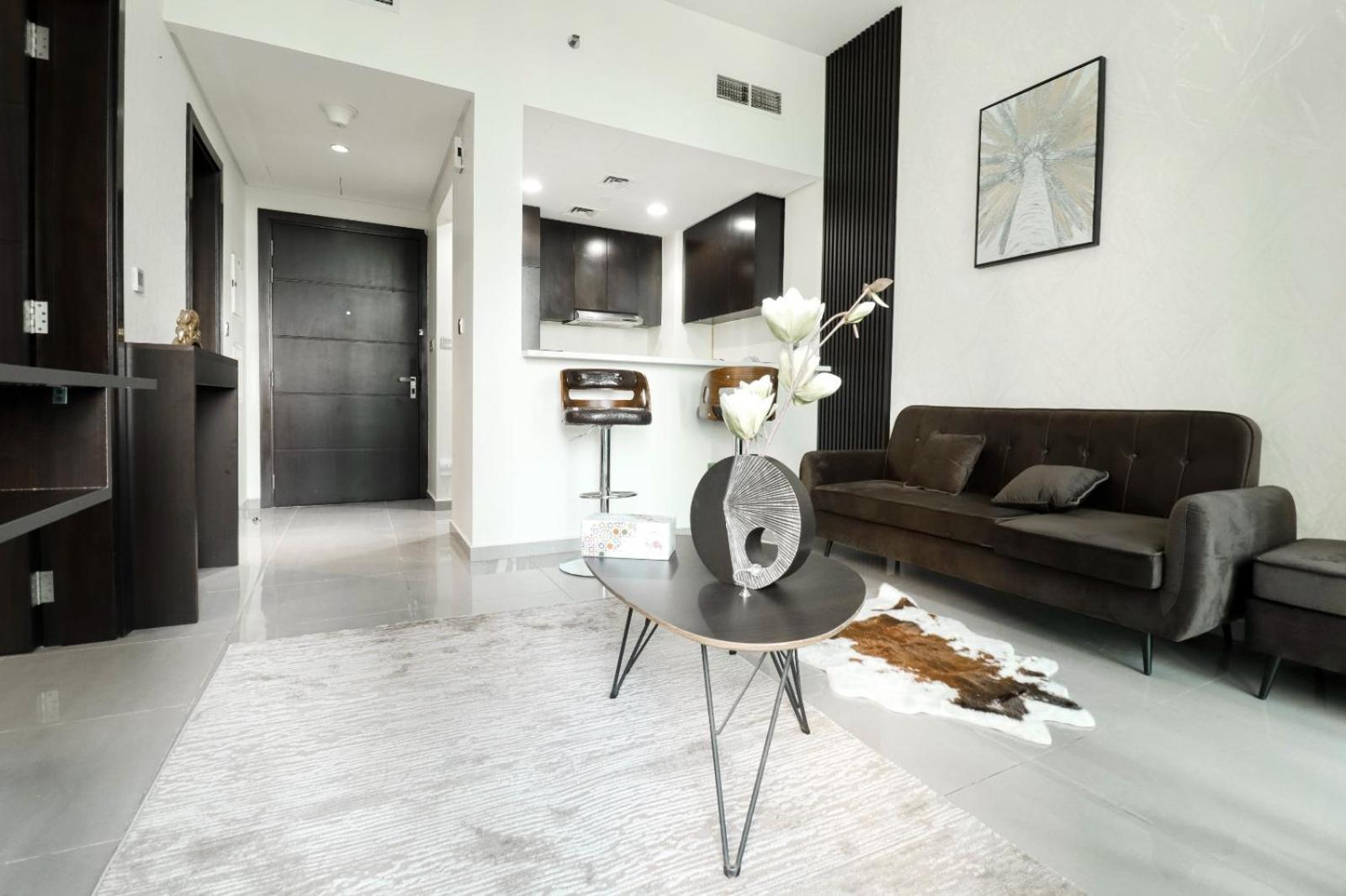 Stunning One Bedroom Near Business Bay Metro By Ezytrac *