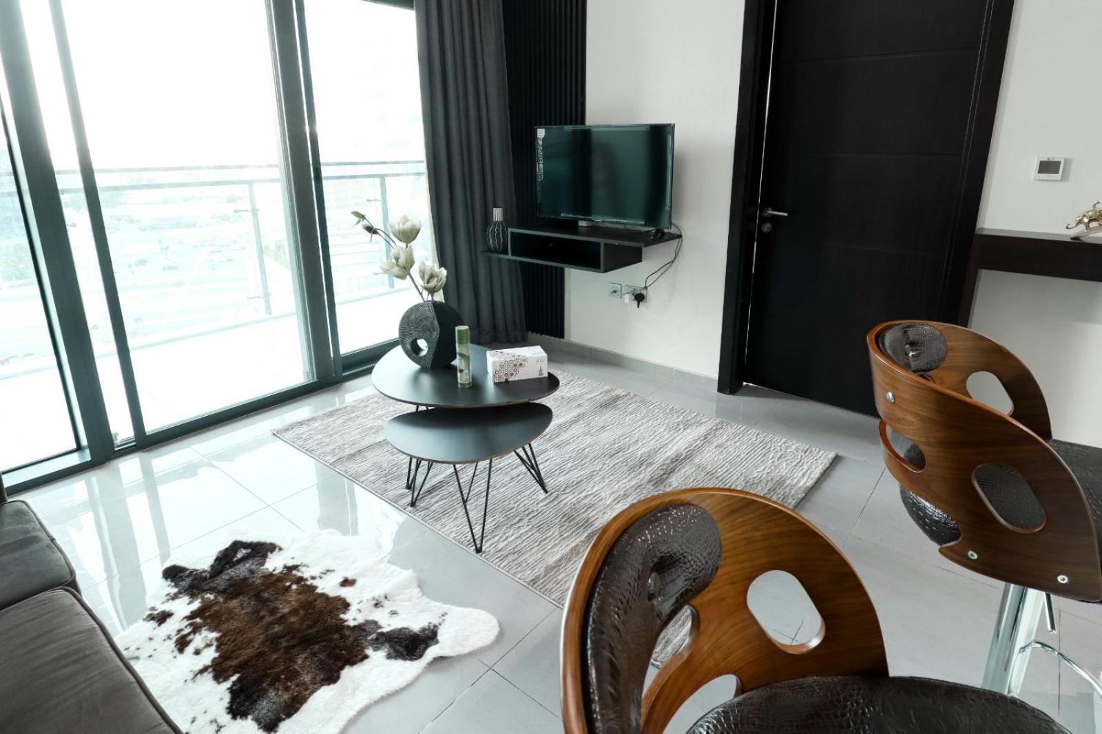 Stunning One Bedroom Near Business Bay Metro By Ezytrac * Dubai