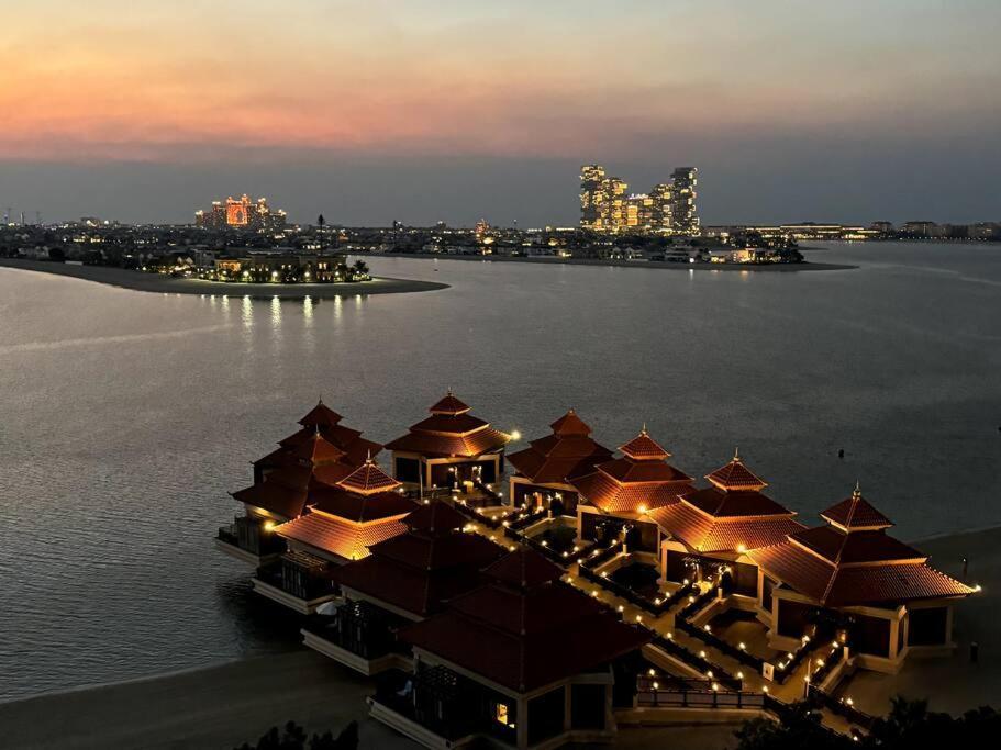 Luxury Mina Azizi Palm Jumeirah-private Beach