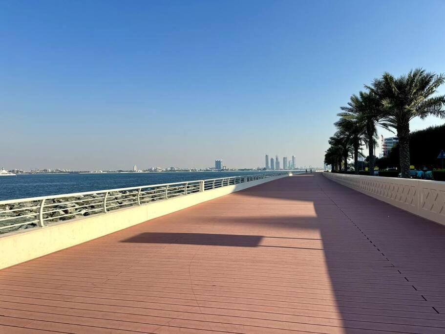 Luxury Mina Azizi Palm Jumeirah-private Beach